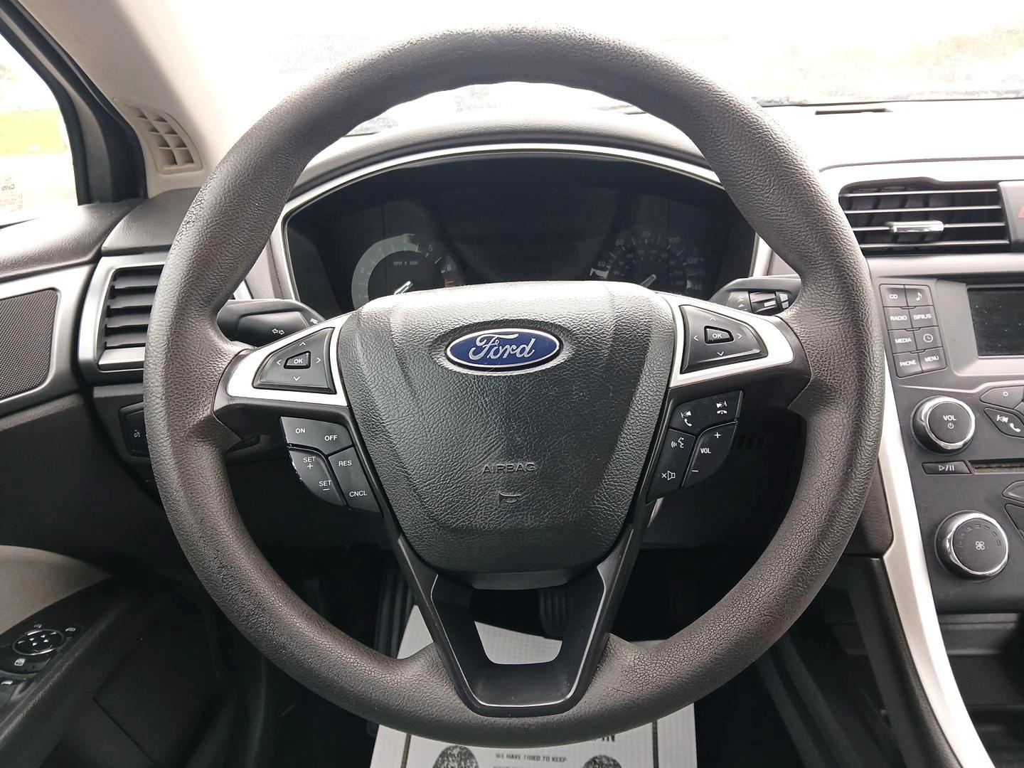 2013 Sterling Gray Ford Fusion S (3FA6P0G76DR) with an 2.5L L4 DOHC 16V engine, located at 880 E. National Road, Vandalia, OH, 45377, (937) 908-9800, 39.891918, -84.183594 - Photo#15