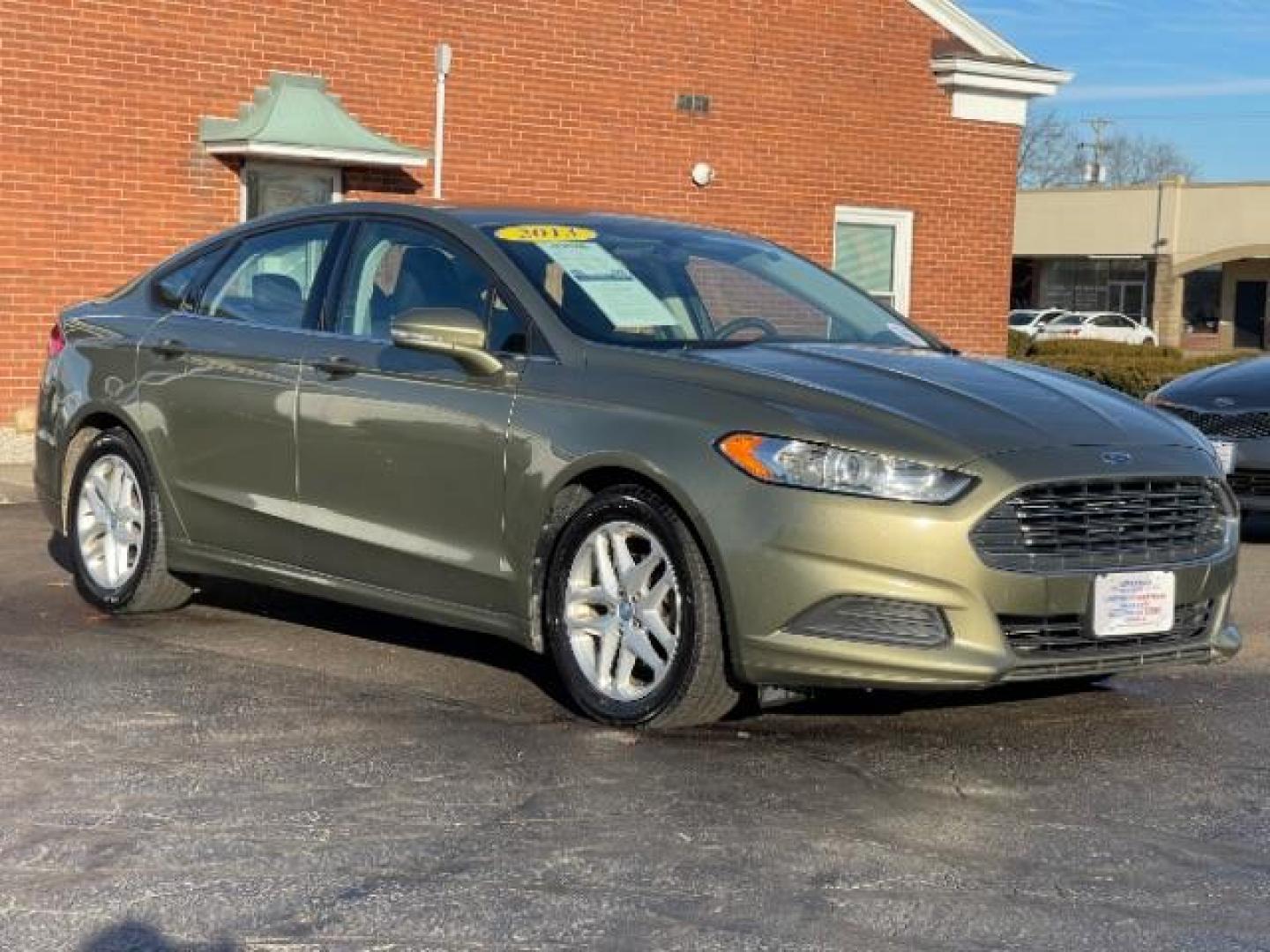 2013 Ginger Ale Ford Fusion SE (3FA6P0H73DR) with an 2.5L L4 DOHC 16V engine, located at 4508 South Dixie Dr, Moraine, OH, 45439, (937) 908-9800, 39.689976, -84.218452 - Photo#0