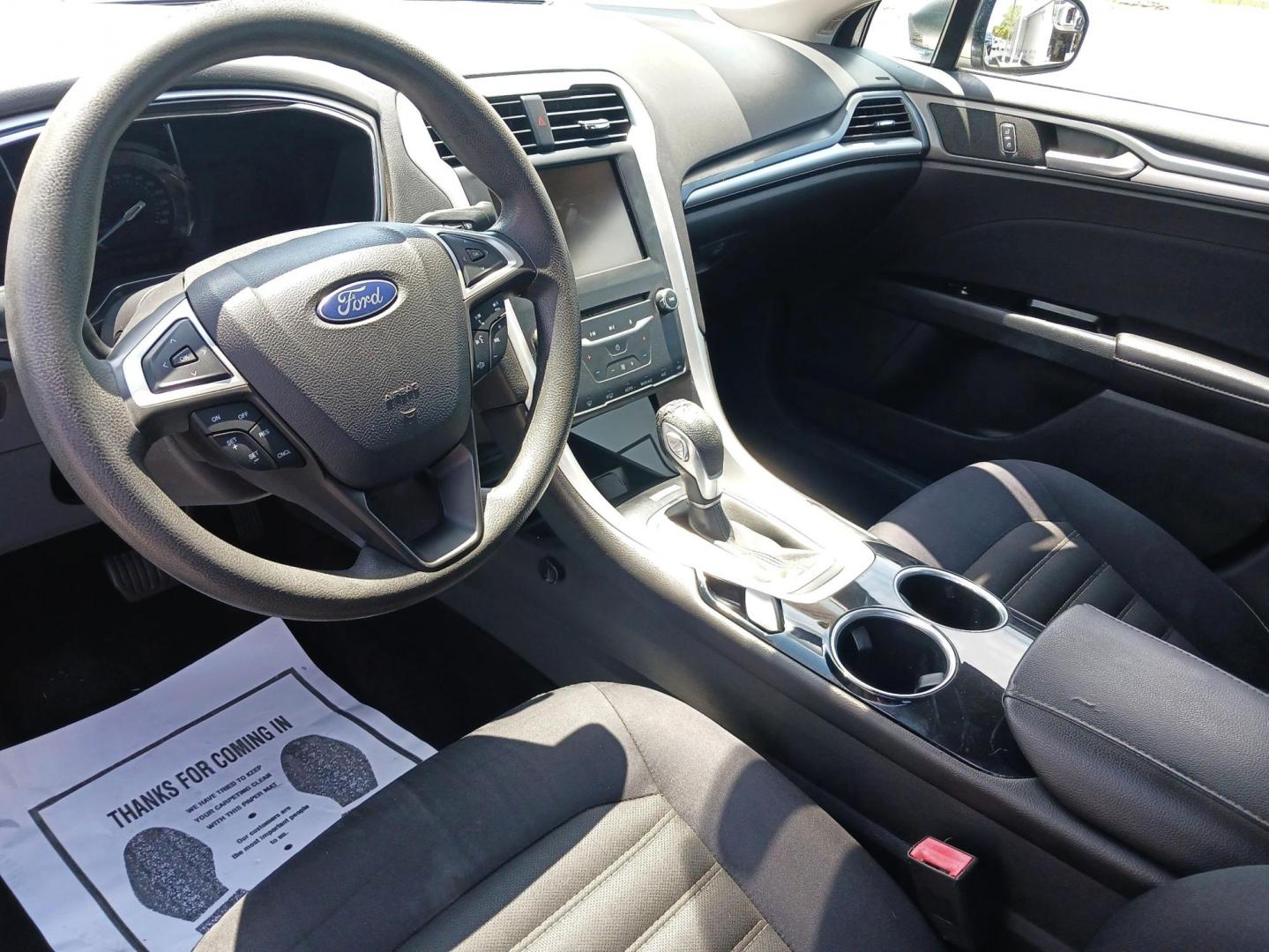 2013 Sterling Gray Ford Fusion (3FA6P0HR2DR) with an 1.6L L4 DOHC 16V engine, located at 1230 East Main St, Xenia, OH, 45385, (937) 908-9800, 39.688026, -83.910172 - Photo#8