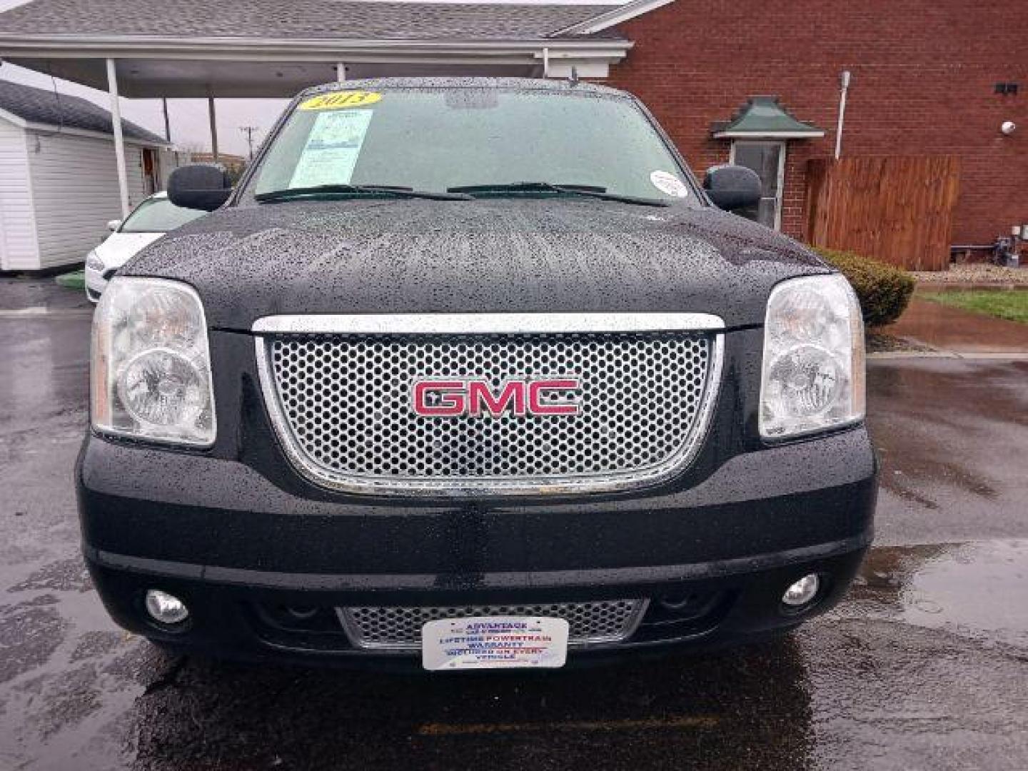 2013 Onyx Black GMC Yukon Denali 4WD (1GKS2EEF7DR) with an 6.2L V8 OHV 16V engine, 6-Speed Automatic transmission, located at 1184 Kauffman Ave, Fairborn, OH, 45324, (937) 908-9800, 39.807072, -84.030914 - Photo#1