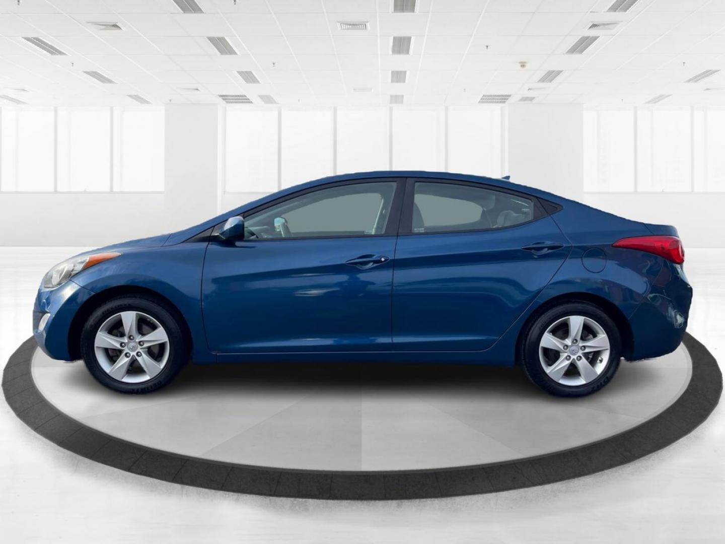 2013 Hyundai Elantra GLS A/T (KMHDH4AE8DU) with an 1.8L L4 DOHC 16V engine, 6-Speed Automatic transmission, located at 1184 Kauffman Ave, Fairborn, OH, 45324, (937) 908-9800, 39.807072, -84.030914 - 2013 Hyundai Elantra GLS A/T - Photo#5