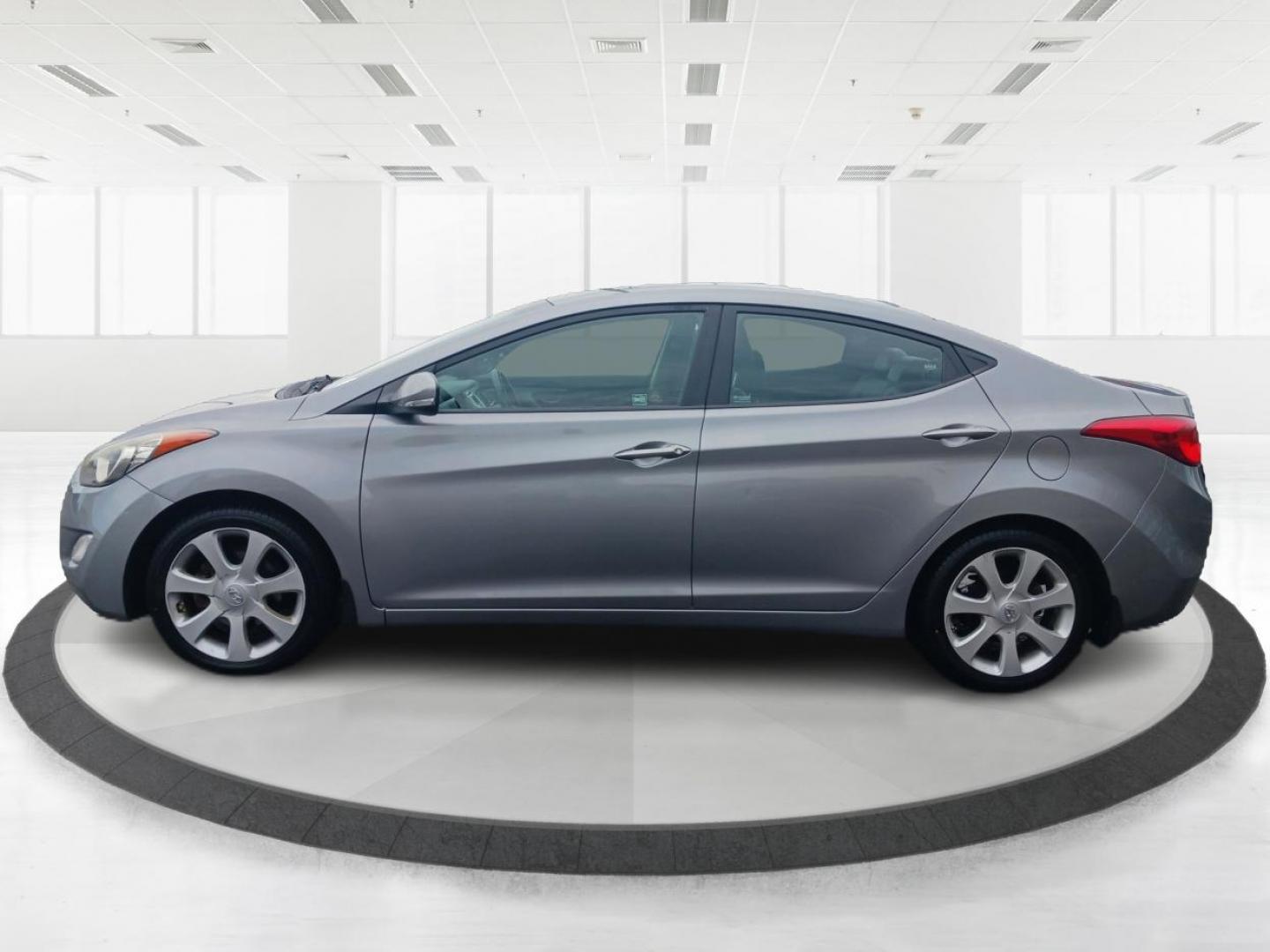 2013 Harbor Gray Metallic Hyundai Elantra Limited (KMHDH4AE1DU) with an 1.8L L4 DOHC 16V engine, 6-Speed Automatic transmission, located at 1951 S Dayton Lakeview Rd., New Carlisle, OH, 45344, (937) 908-9800, 39.890999, -84.050255 - Photo#5