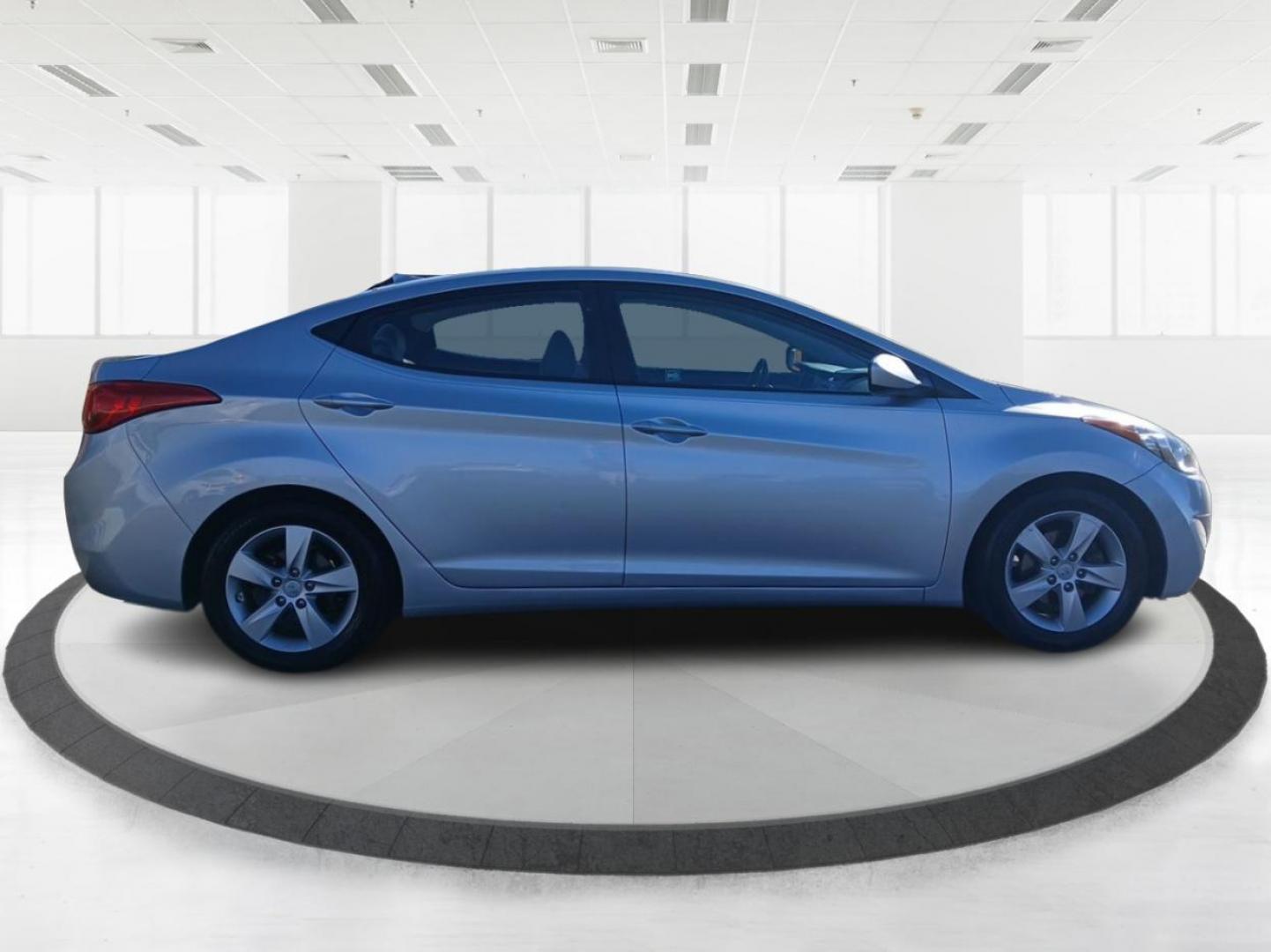 2013 Radiant Silver Metallic Hyundai Elantra Limited (5NPDH4AEXDH) with an 1.8L L4 DOHC 16V engine, 6-Speed Automatic transmission, located at 1951 S Dayton Lakeview Rd., New Carlisle, OH, 45344, (937) 908-9800, 39.890999, -84.050255 - Photo#1