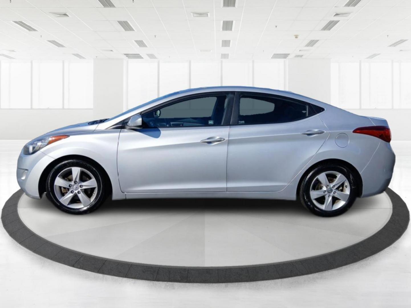 2013 Radiant Silver Metallic Hyundai Elantra Limited (5NPDH4AEXDH) with an 1.8L L4 DOHC 16V engine, 6-Speed Automatic transmission, located at 1951 S Dayton Lakeview Rd., New Carlisle, OH, 45344, (937) 908-9800, 39.890999, -84.050255 - Photo#5