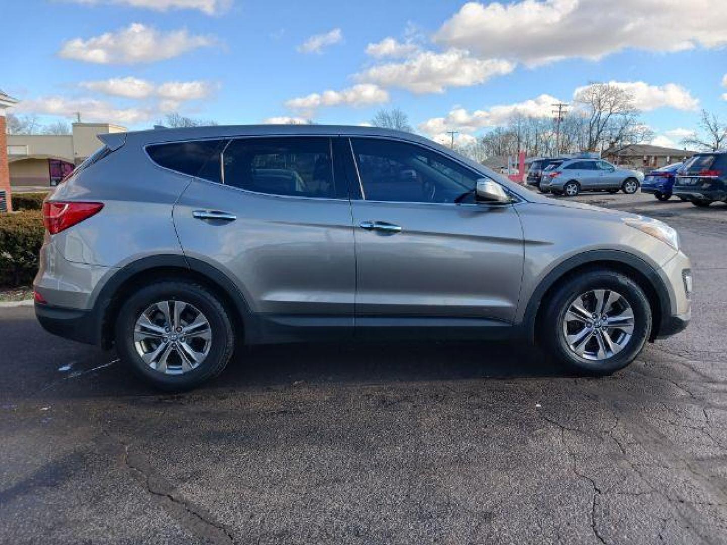 2013 Mineral Gray Hyundai Santa Fe Sport 2.4 AWD (5XYZUDLBXDG) with an 2.4L L4 DOHC 16V engine, 6-Speed Automatic transmission, located at 1184 Kauffman Ave, Fairborn, OH, 45324, (937) 908-9800, 39.807072, -84.030914 - Photo#4