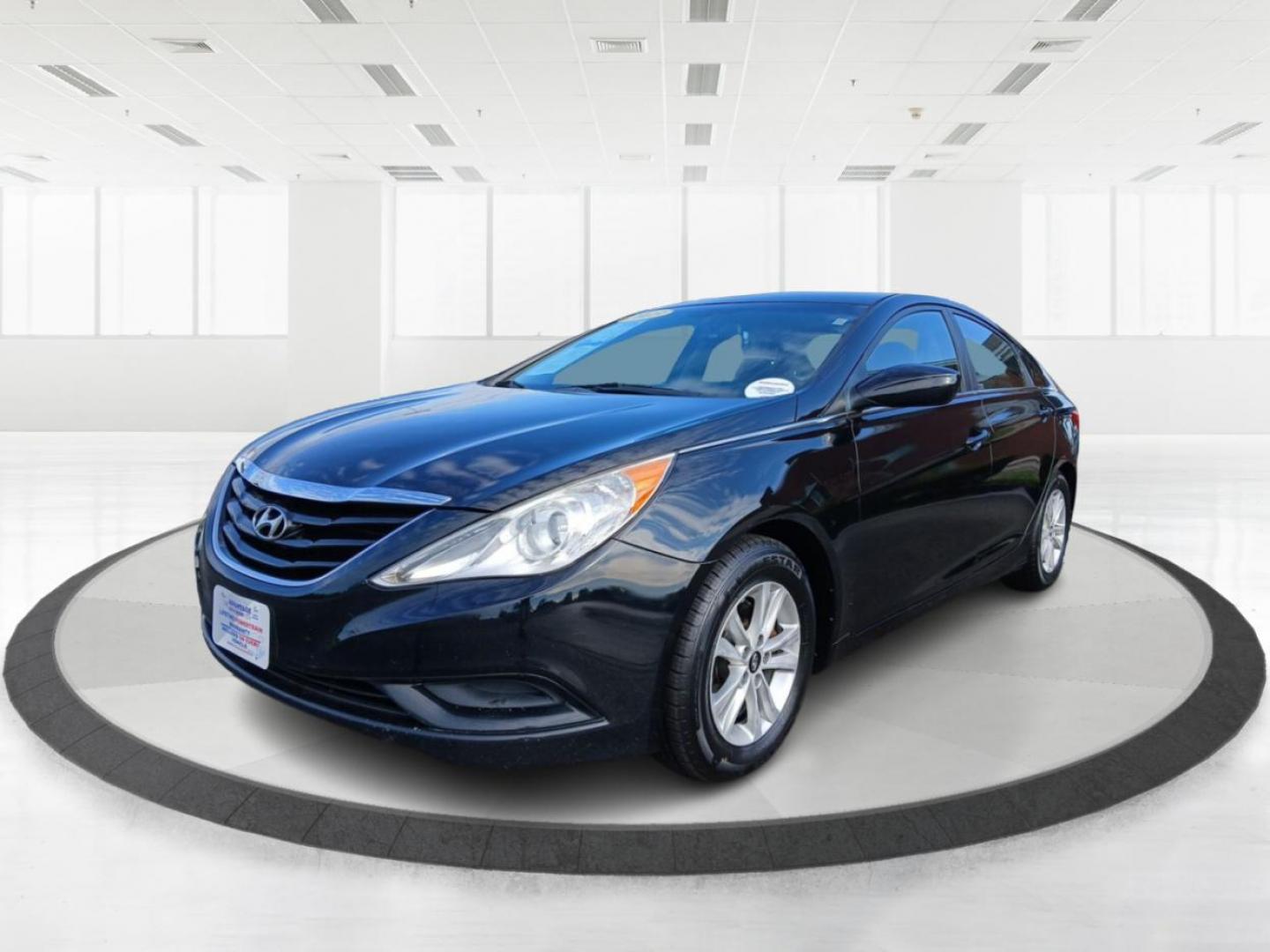 2013 Black Hyundai Sonata (5NPEB4AC7DH) with an 2.4L L4 DOHC 16V engine, 6-Speed Automatic transmission, located at 4508 South Dixie Dr, Moraine, OH, 45439, (937) 908-9800, 39.689976, -84.218452 - Photo#7