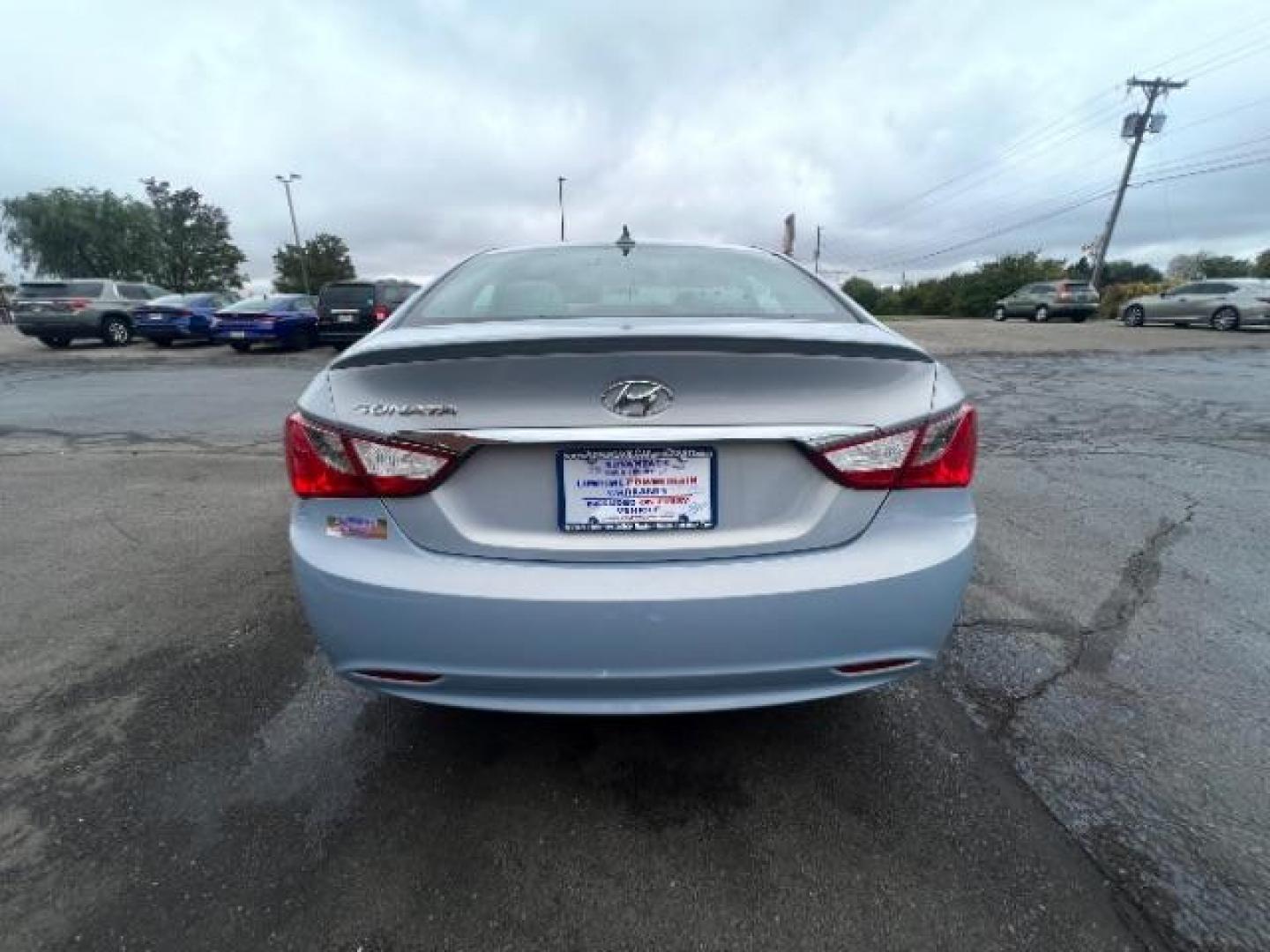 2013 Blue Hyundai Sonata GLS (5NPEB4AC8DH) with an 2.4L L4 DOHC 16V engine, 6-Speed Automatic transmission, located at 401 Woodman Dr, Riverside, OH, 45431, (937) 908-9800, 39.760899, -84.123421 - Photo#4