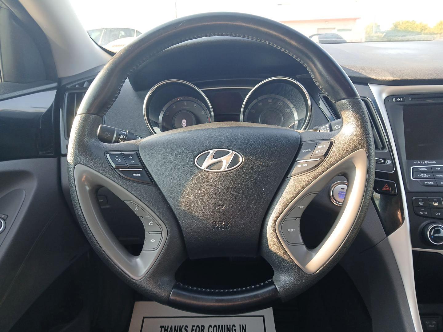 2013 Gray Hyundai Sonata Limited Auto (5NPEC4ACXDH) with an 2.4L L4 DOHC 16V engine, 6-Speed Automatic transmission, located at 1230 East Main St, Xenia, OH, 45385, (937) 908-9800, 39.688026, -83.910172 - Photo#15