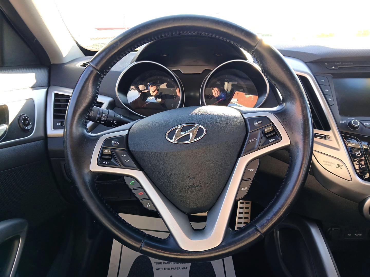 2013 Boston Red Metallic Hyundai Veloster Base (KMHTC6ADXDU) with an 1.6L L4 DOHC 16V engine, located at 401 Woodman Dr, Riverside, OH, 45431, (937) 908-9800, 39.760899, -84.123421 - Photo#15