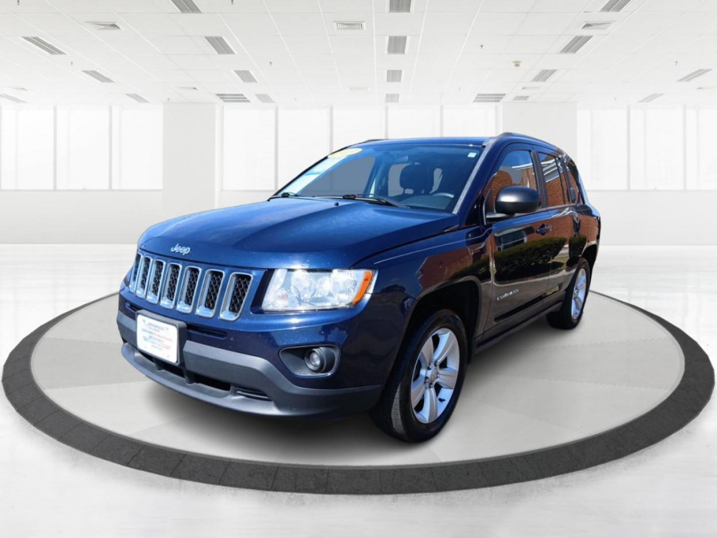 2013 True Blue Pearlcoat Jeep Compass Latitude FWD (1C4NJCEB0DD) with an 2.4L L4 DOHC 16V engine, Continuously Variable Transmission transmission, located at 401 Woodman Dr, Riverside, OH, 45431, (937) 908-9800, 39.760899, -84.123421 - Photo#7