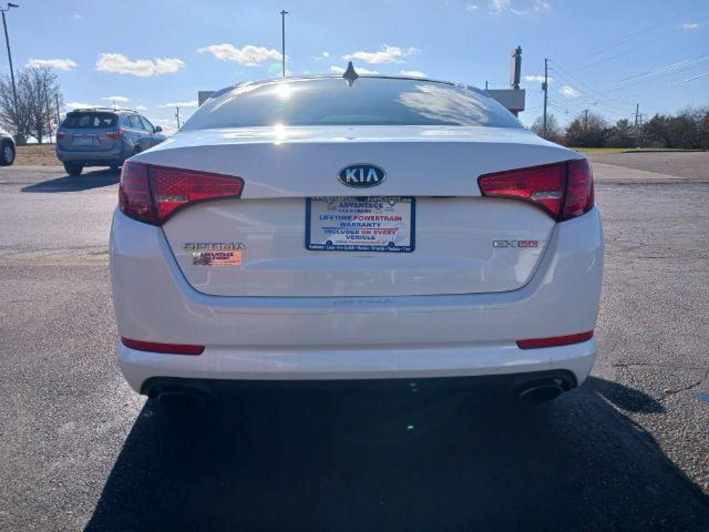 2013 Snow White Pearl Kia Optima EX (5XXGN4A7XDG) with an 2.4L L4 DOHC 16V engine, 6-Speed Automatic transmission, located at 401 Woodman Dr, Riverside, OH, 45431, (937) 908-9800, 39.760899, -84.123421 - Photo#5