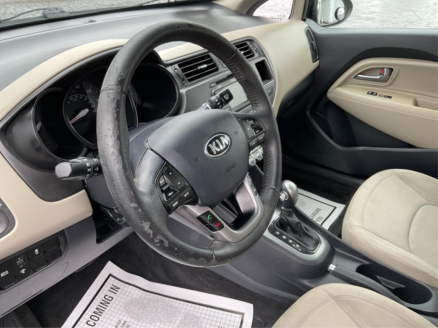 2013 Kia Rio EX (KNADN5A30D6) with an 1.6L I-4 gasoline direct injection engine, located at 880 E. National Road, Vandalia, OH, 45377, (937) 908-9800, 39.891918, -84.183594 - Photo#8