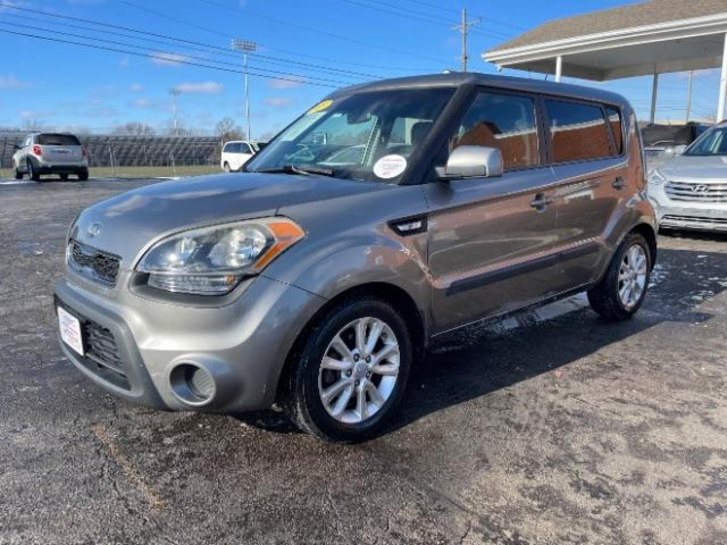 2013 Bright Silver Metallic Kia Soul Base (KNDJT2A57D7) with an 1.6L L4 DOHC 16V engine, 5-Speed Manual transmission, located at 880 E. National Road, Vandalia, OH, 45377, (937) 908-9800, 39.891918, -84.183594 - Photo#1