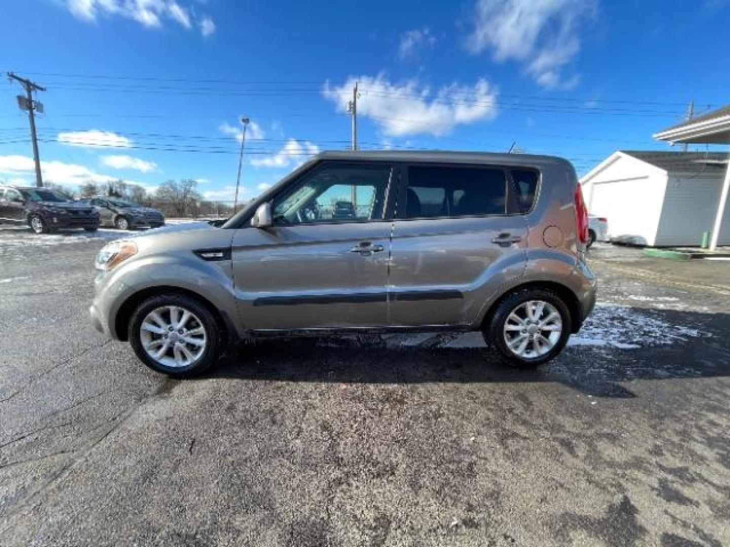 2013 Bright Silver Metallic Kia Soul Base (KNDJT2A57D7) with an 1.6L L4 DOHC 16V engine, 5-Speed Manual transmission, located at 880 E. National Road, Vandalia, OH, 45377, (937) 908-9800, 39.891918, -84.183594 - Photo#2