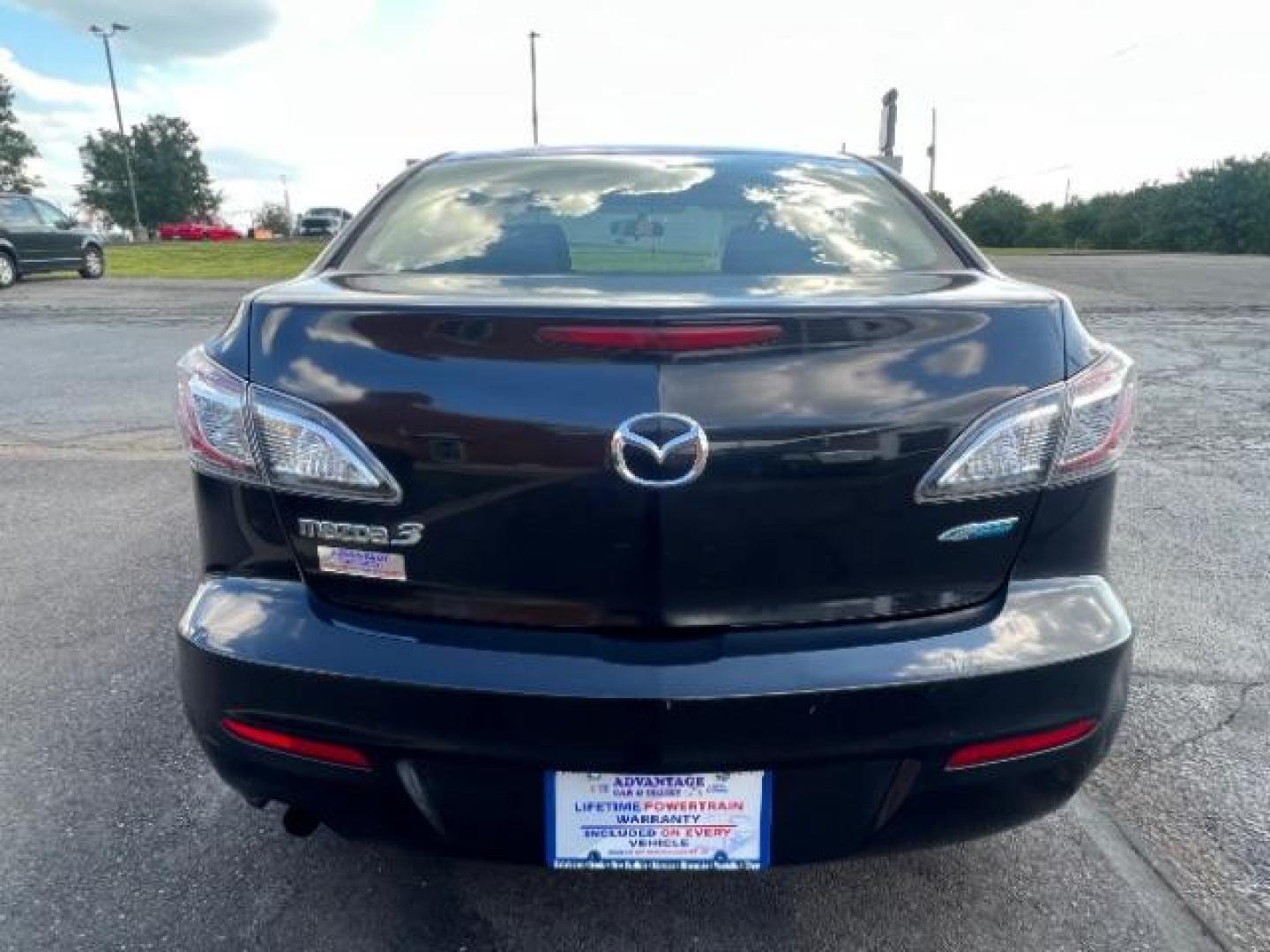 2013 Black Mica Mazda MAZDA3 i Sport 4-Door (JM1BL1U76D1) with an 2.0L L4 DOHC 16V engine, located at 1951 S Dayton Lakeview Rd., New Carlisle, OH, 45344, (937) 908-9800, 39.890999, -84.050255 - Photo#3