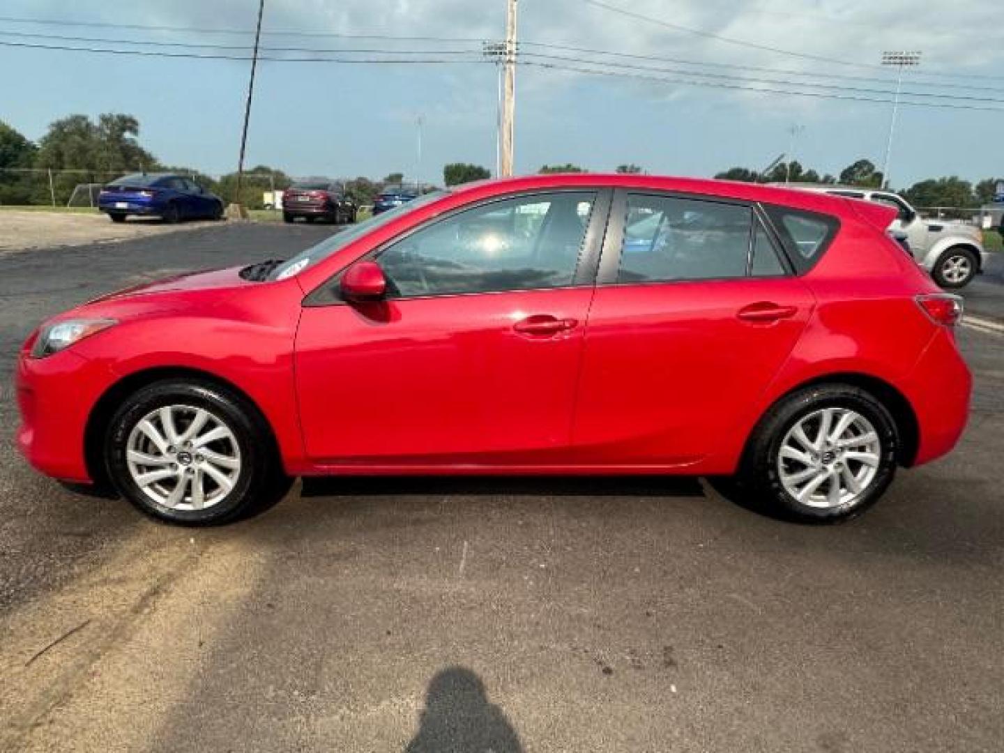 2013 Velocity Red Mica Mazda MAZDA3 i Touring AT 5-Door (JM1BL1L78D1) with an 2.0L L4 DOHC 16V engine, 5-Speed Automatic transmission, located at 1230 East Main St, Xenia, OH, 45385, (937) 908-9800, 39.688026, -83.910172 - Photo#3