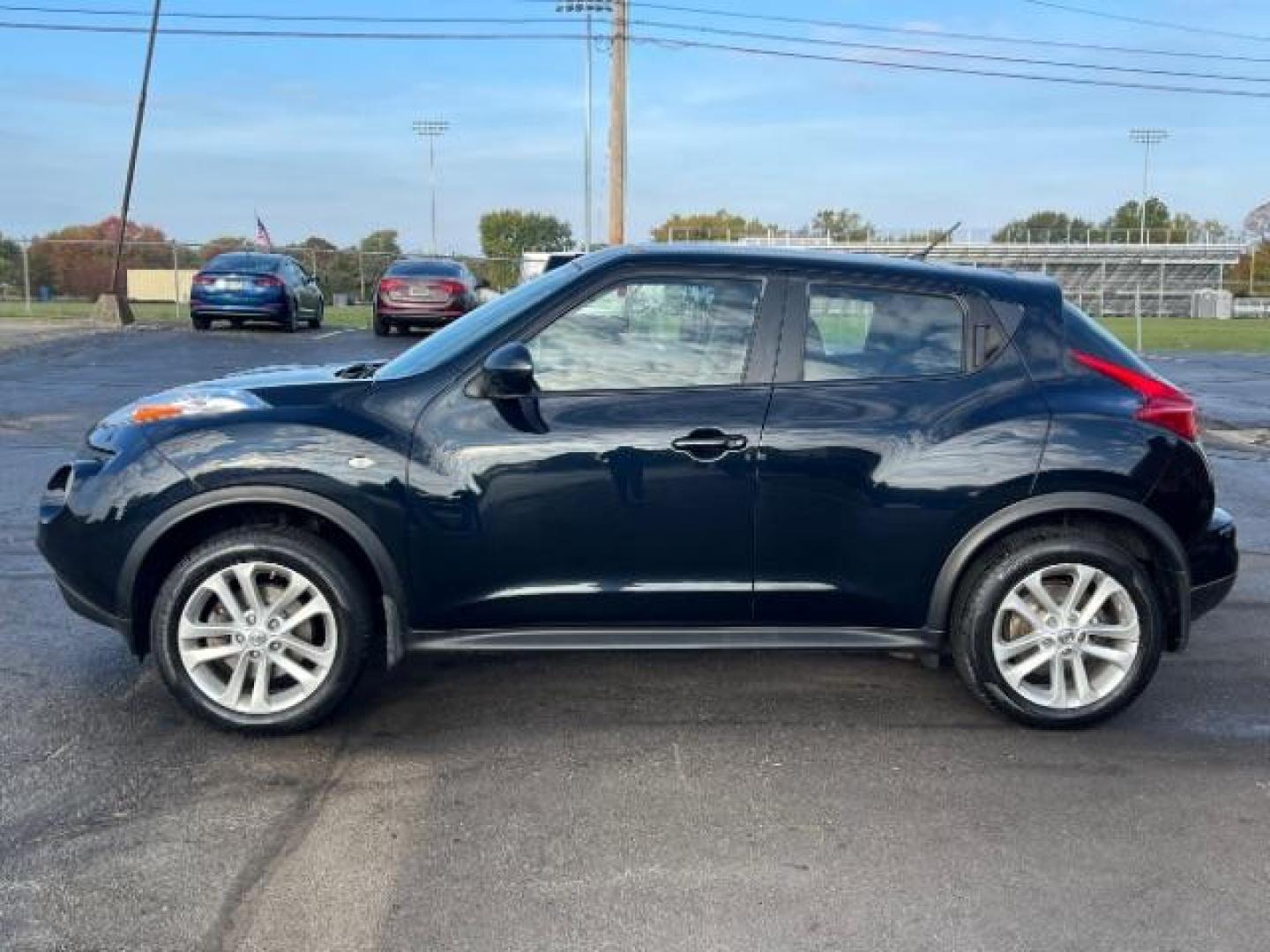 2013 Sapphire Black Nissan Juke S AWD (JN8AF5MV2DT) with an 1.6L L4 DOHC 16V engine, Continuously Variable Transmission transmission, located at 1099 N County Rd 25A , Troy, OH, 45373, (937) 908-9800, 40.057079, -84.212883 - Photo#3