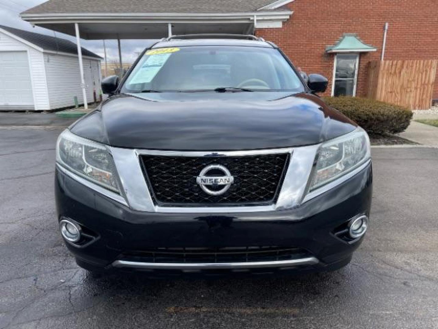 2013 Super Black Nissan Pathfinder Platinum 4WD (5N1AR2MM9DC) with an 3.5L V6 DOHC 24V engine, Continuously Variable Transmission transmission, located at 401 Woodman Dr, Riverside, OH, 45431, (937) 908-9800, 39.760899, -84.123421 - Photo#5