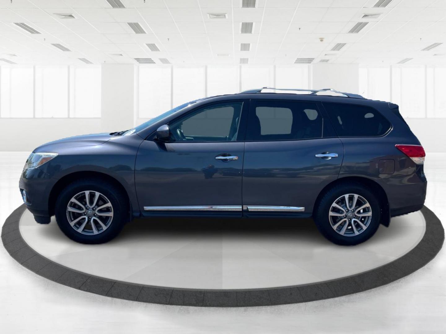 2013 Gray Nissan Pathfinder SL (5N1AR2MM8DC) , located at 1184 Kauffman Ave, Fairborn, OH, 45324, (937) 908-9800, 39.807072, -84.030914 - Photo#5