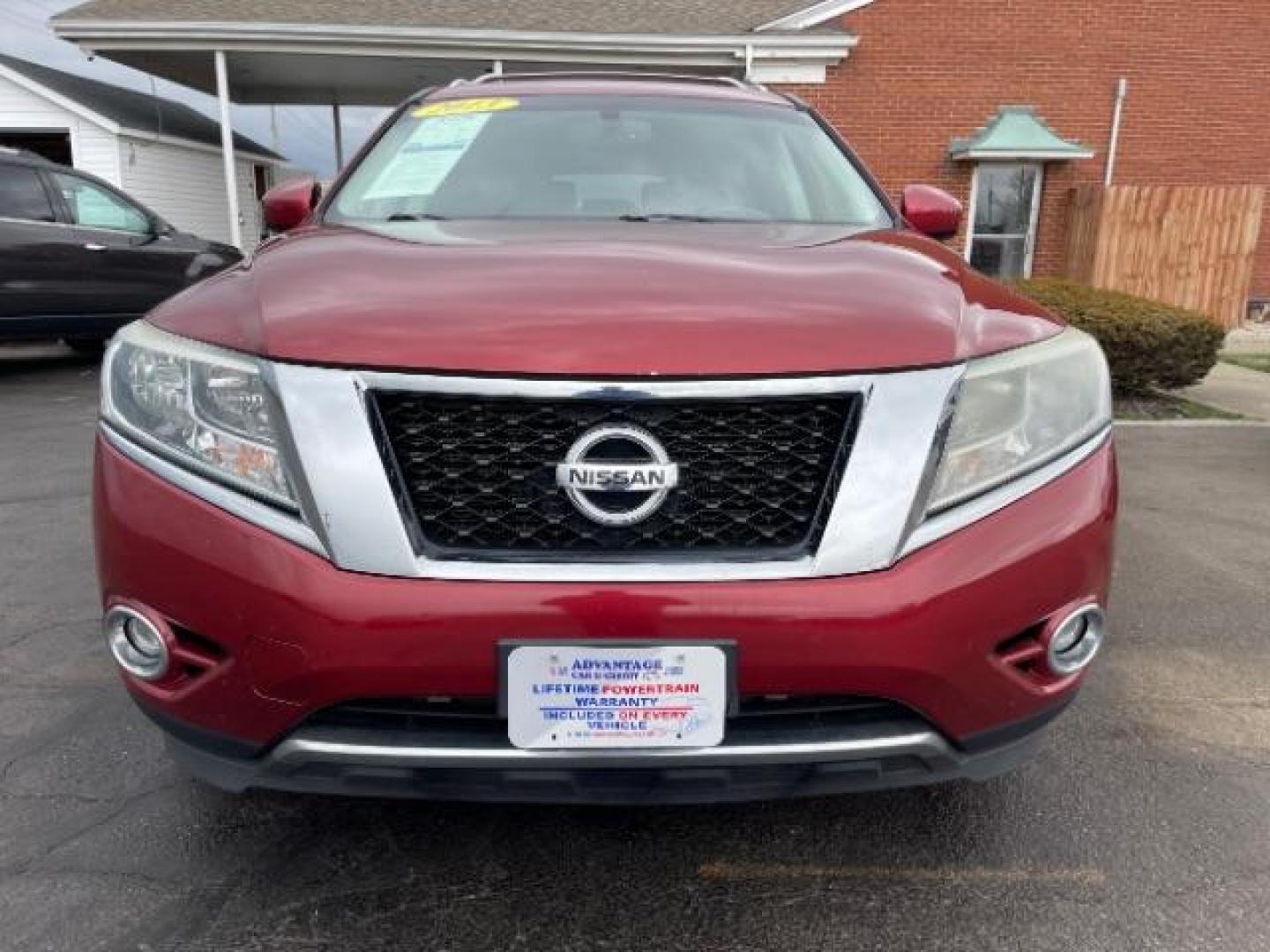 2013 Red Nissan Pathfinder SL (5N1AR2MM0DC) , Auto transmission, located at 401 Woodman Dr, Riverside, OH, 45431, (937) 908-9800, 39.760899, -84.123421 - Photo#4