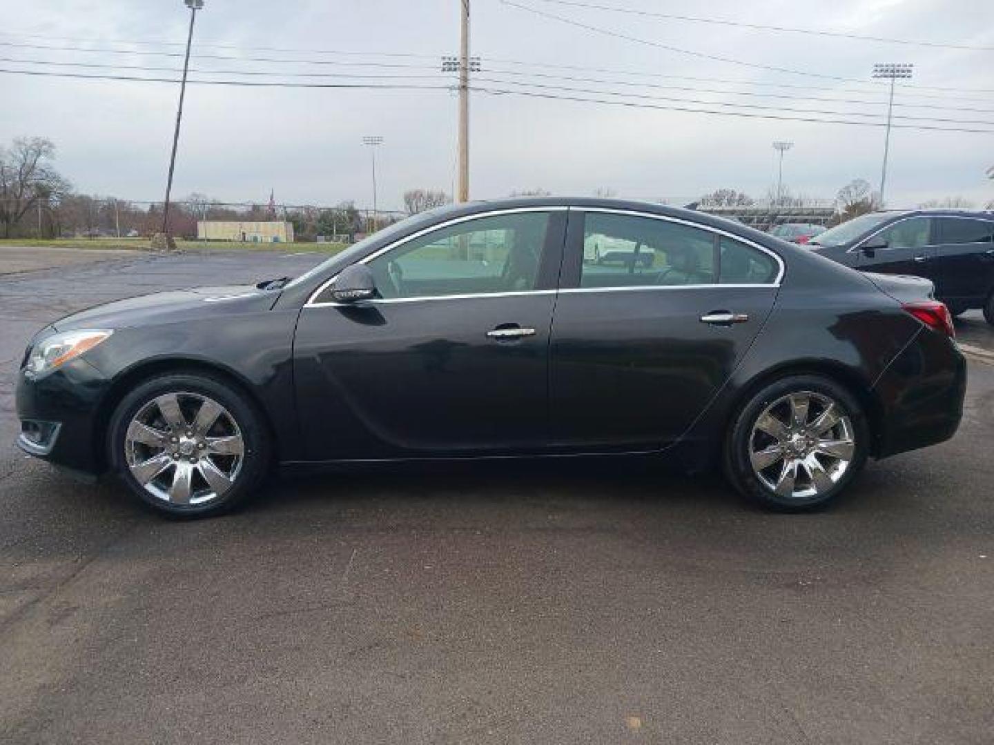 2014 Black Onyx Buick Regal Premium 2 (2G4GR5GX3E9) with an 2.0L L4 DOHC 16V TURBO engine, 6-Speed Automatic transmission, located at 1184 Kauffman Ave, Fairborn, OH, 45324, (937) 908-9800, 39.807072, -84.030914 - Photo#3