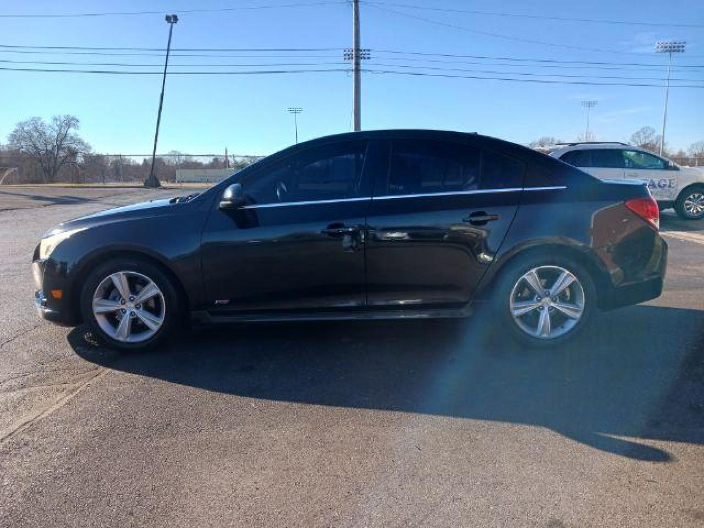 2014 Black Granite Metallic Chevrolet Cruze 2LT Auto (1G1PE5SB8E7) with an 1.4L L4 DOHC 16V TURBO engine, 6-Speed Automatic transmission, located at 1230 East Main St, Xenia, OH, 45385, (937) 908-9800, 39.688026, -83.910172 - Photo#3