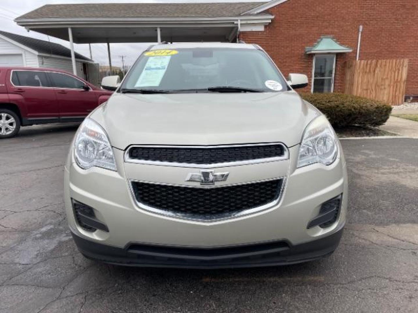 2014 Champagne Silver Metallic Chevrolet Equinox 1LT 2WD (2GNALBEK0E6) with an 2.4L L4 DOHC 16V FFV engine, 6-Speed Automatic transmission, located at 401 Woodman Dr, Riverside, OH, 45431, (937) 908-9800, 39.760899, -84.123421 - Photo#4