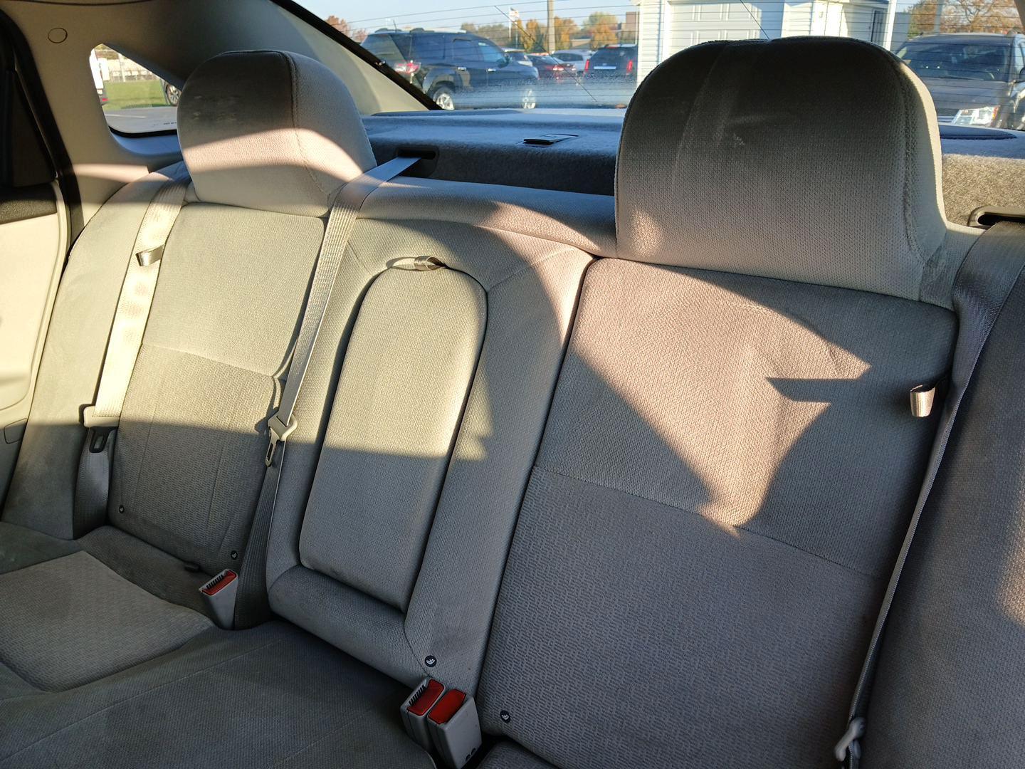 2014 Silver Chevrolet Impala LT (2G1WB5E3XE1) with an 3.6L V6 DOHC 16V FFV engine, 6-Speed Automatic transmission, located at 4508 South Dixie Dr, Moraine, OH, 45439, (937) 908-9800, 39.689976, -84.218452 - Photo#9