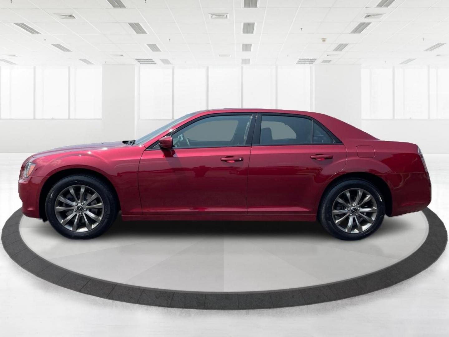 2014 Dp Cherry Red Crystal PC Chrysler 300 (2C3CCAGG9EH) with an 3.6L V6 DOHC 24V engine, 8-Speed Automatic transmission, located at 880 E. National Road, Vandalia, OH, 45377, (937) 908-9800, 39.891918, -84.183594 - Photo#5