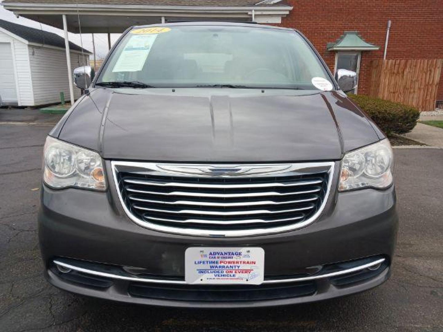 2014 Granite Crystal Met CC Chrysler Town and Country Touring-L (2C4RC1CG8ER) with an 3.6L V6 DOHC 24V engine, 6-Speed Automatic transmission, located at 401 Woodman Dr, Riverside, OH, 45431, (937) 908-9800, 39.760899, -84.123421 - Photo#1