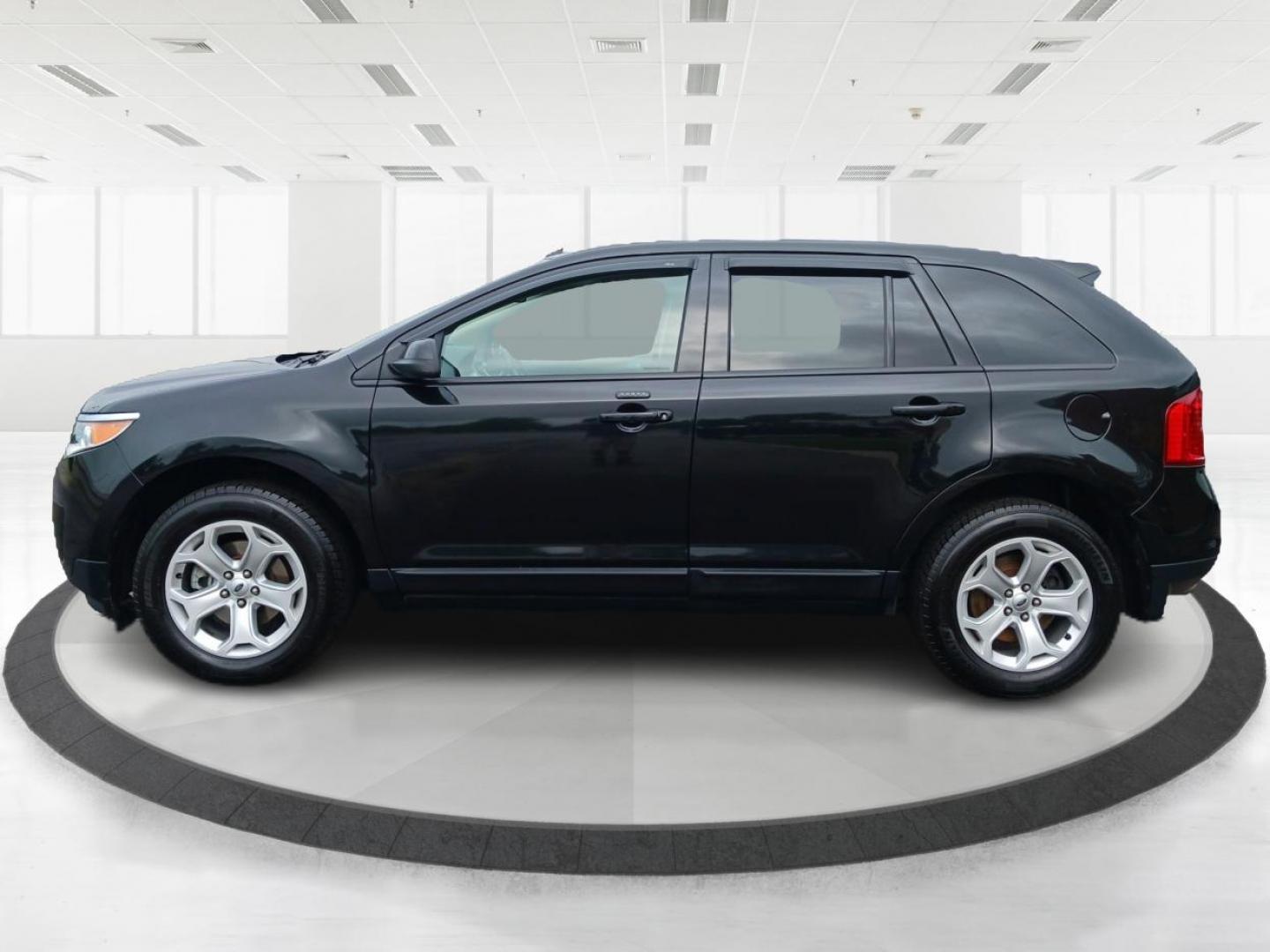 2014 Tuxedo Black Metallic Ford Edge (2FMDK3JC5EB) with an 3.5L V6 DOHC 24V engine, 6-Speed Automatic transmission, located at 1099 N County Rd 25A , Troy, OH, 45373, (937) 908-9800, 40.057079, -84.212883 - Photo#5