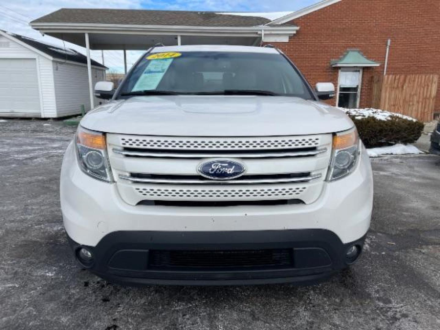 2014 White Platinum Met TC Ford Explorer Limited 4WD (1FM5K8F8XEG) with an 3.5L V6 DOHC 24V engine, 6-Speed Automatic transmission, located at 401 Woodman Dr, Riverside, OH, 45431, (937) 908-9800, 39.760899, -84.123421 - Photo#5