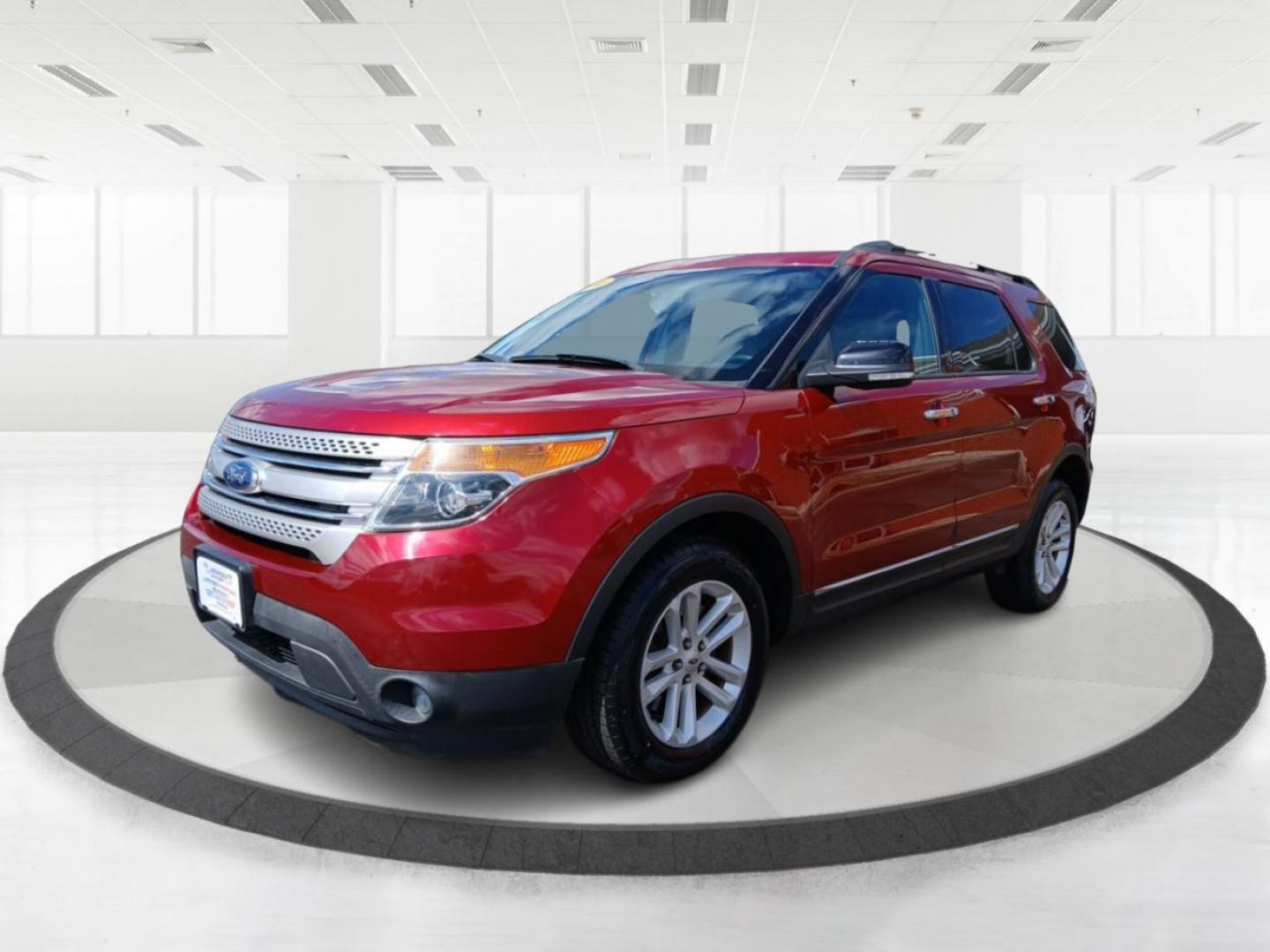 2014 Ruby Red Met Tinted CC Ford Explorer XLT 4WD (1FM5K8D8XEG) with an 3.5L V6 DOHC 24V engine, 6-Speed Automatic transmission, located at 1230 East Main St, Xenia, OH, 45385, (937) 908-9800, 39.688026, -83.910172 - Photo#7