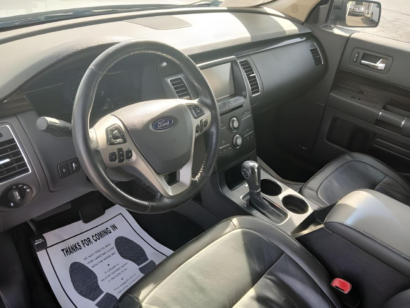 2014 Ingot Silver Metallic Ford Flex SEL FWD (2FMGK5C88EB) with an 3.5L V6 DOHC 24V engine, 6-Speed Automatic Overdrive transmission, located at 880 E. National Road, Vandalia, OH, 45377, (937) 908-9800, 39.891918, -84.183594 - Photo#6