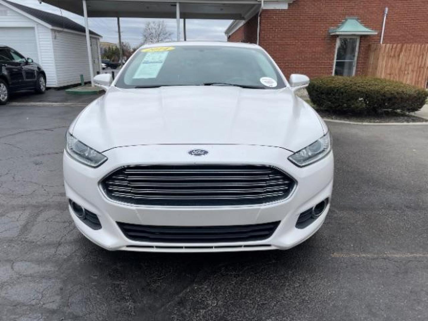 2014 White Platinum TC Met Ford Fusion SE (3FA6P0H97ER) with an 2.0L L4 DOHC 16V engine, located at 1184 Kauffman Ave, Fairborn, OH, 45324, (937) 908-9800, 39.807072, -84.030914 - Photo#5