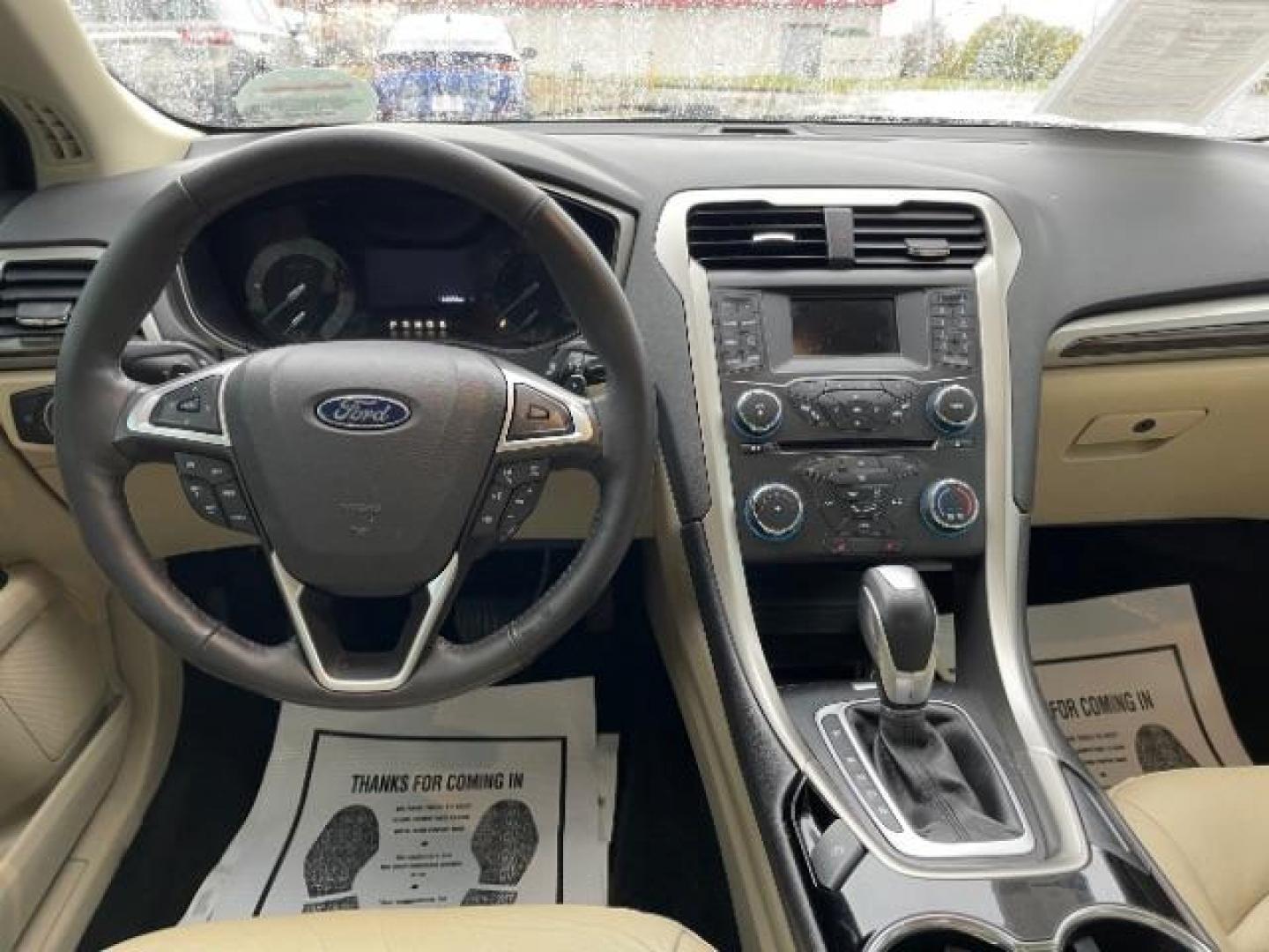 2014 Oxford White Ford Fusion SE (3FA6P0H96ER) with an 2.0L L4 DOHC 16V engine, located at 1184 Kauffman Ave, Fairborn, OH, 45324, (937) 908-9800, 39.807072, -84.030914 - Photo#6