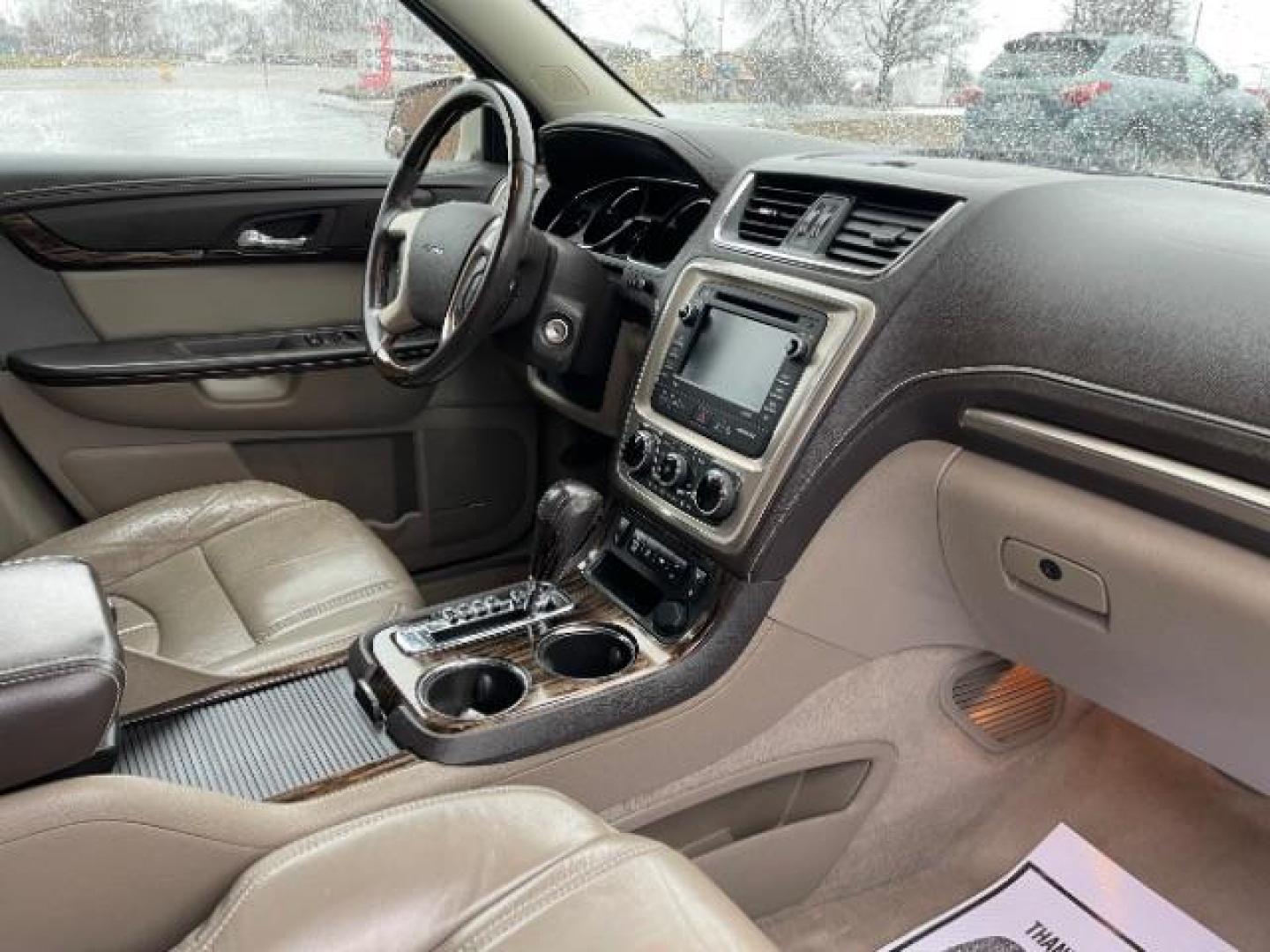 2014 White Diamond Tricoat GMC Acadia Denali AWD (1GKKVTKD0EJ) with an 3.6L V6 DOHC 24V engine, 6-Speed Automatic transmission, located at 1099 N County Rd 25A , Troy, OH, 45373, (937) 908-9800, 40.057079, -84.212883 - Photo#8