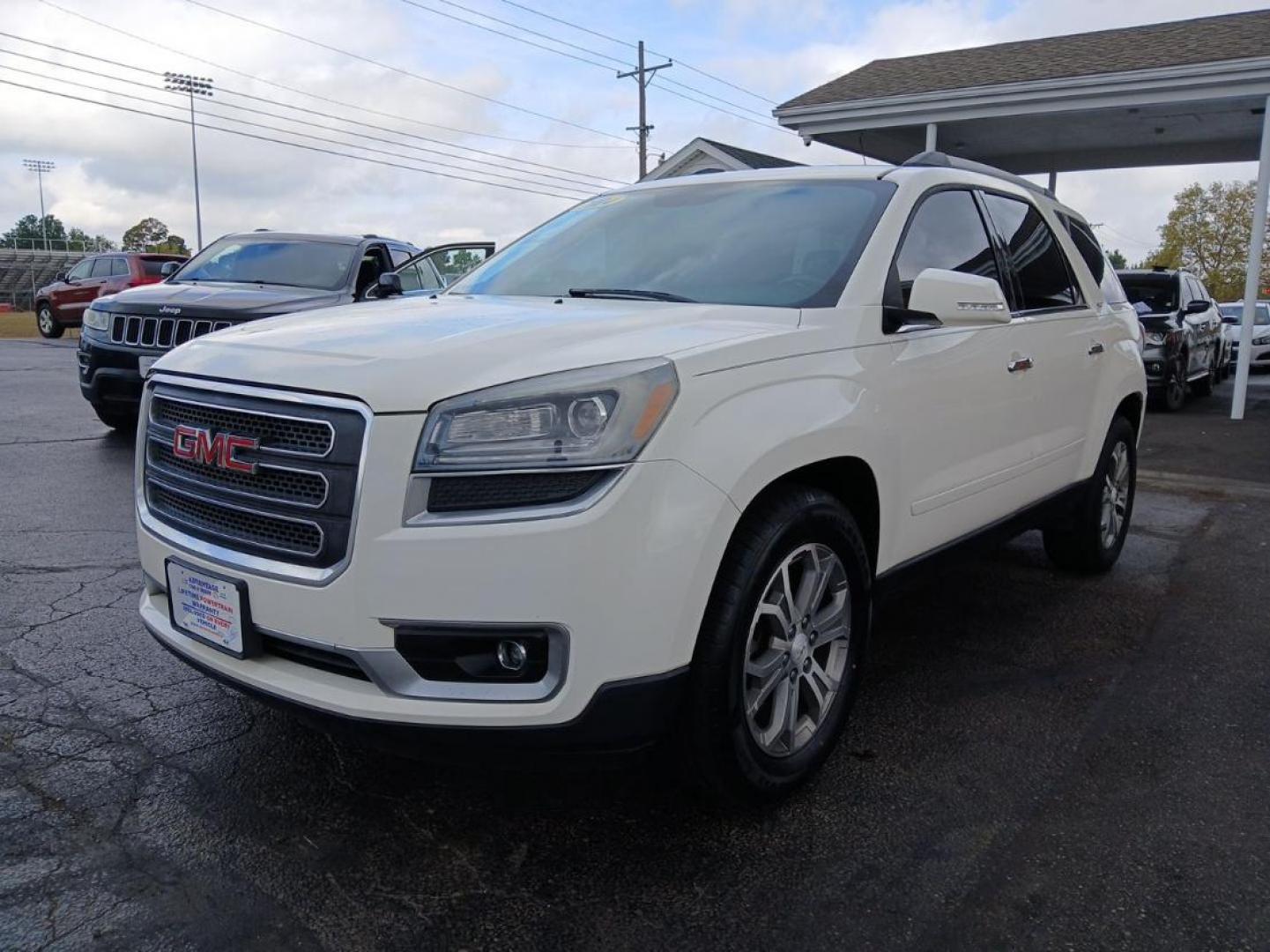 2014 Summit White GMC Acadia SLT-1 AWD (1GKKVRKD8EJ) with an 3.6L V6 DOHC 24V engine, 6-Speed Automatic transmission, located at 1951 S Dayton Lakeview Rd., New Carlisle, OH, 45344, (937) 908-9800, 39.890999, -84.050255 - Photo#5