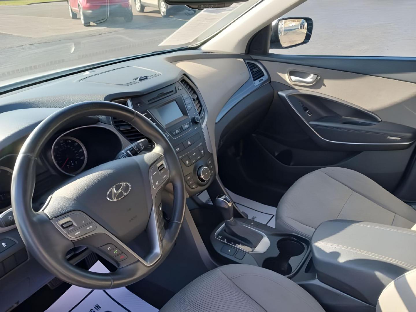 2014 Moonstone Silver Hyundai Santa Fe Sport 2.4 FWD (5XYZU3LB3EG) with an 2.4L L4 DOHC 16V engine, 6-Speed Automatic transmission, located at 1230 East Main St, Xenia, OH, 45385, (937) 908-9800, 39.688026, -83.910172 - Photo#6