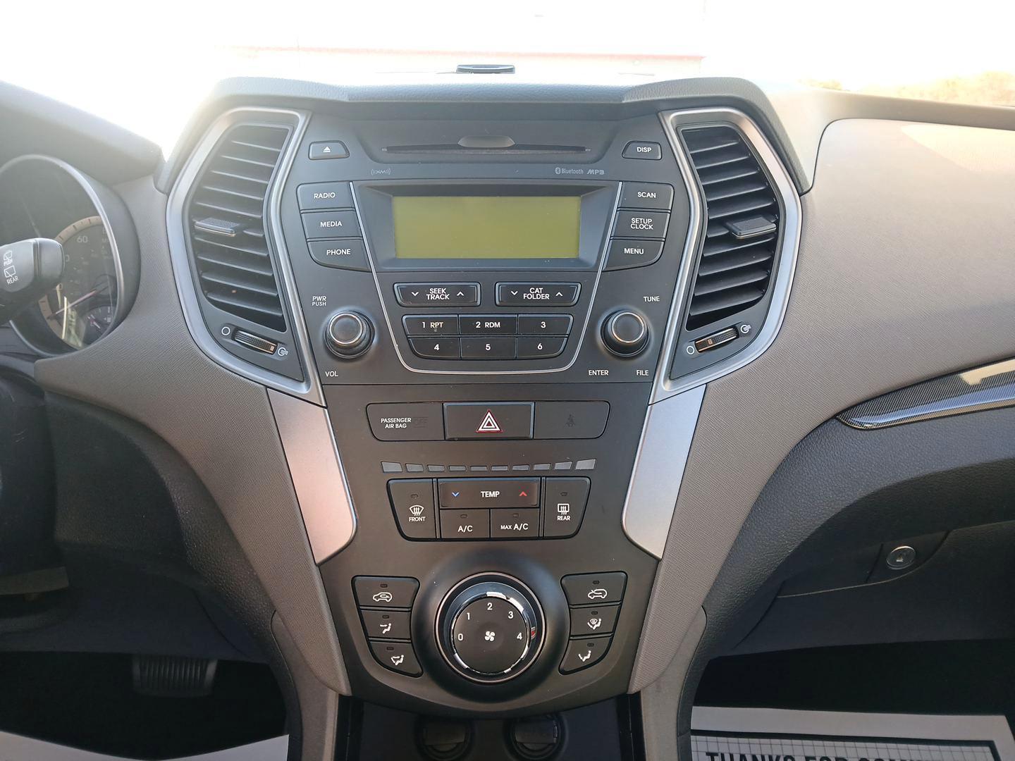 2014 Moonstone Silver Hyundai Santa Fe Sport 2.4 AWD (5XYZTDLB2EG) with an 2.4L L4 DOHC 16V engine, 6-Speed Automatic transmission, located at 1230 East Main St, Xenia, OH, 45385, (937) 908-9800, 39.688026, -83.910172 - 2014 Hyundai Santa Fe Sport 2.4 AWD - Photo#12