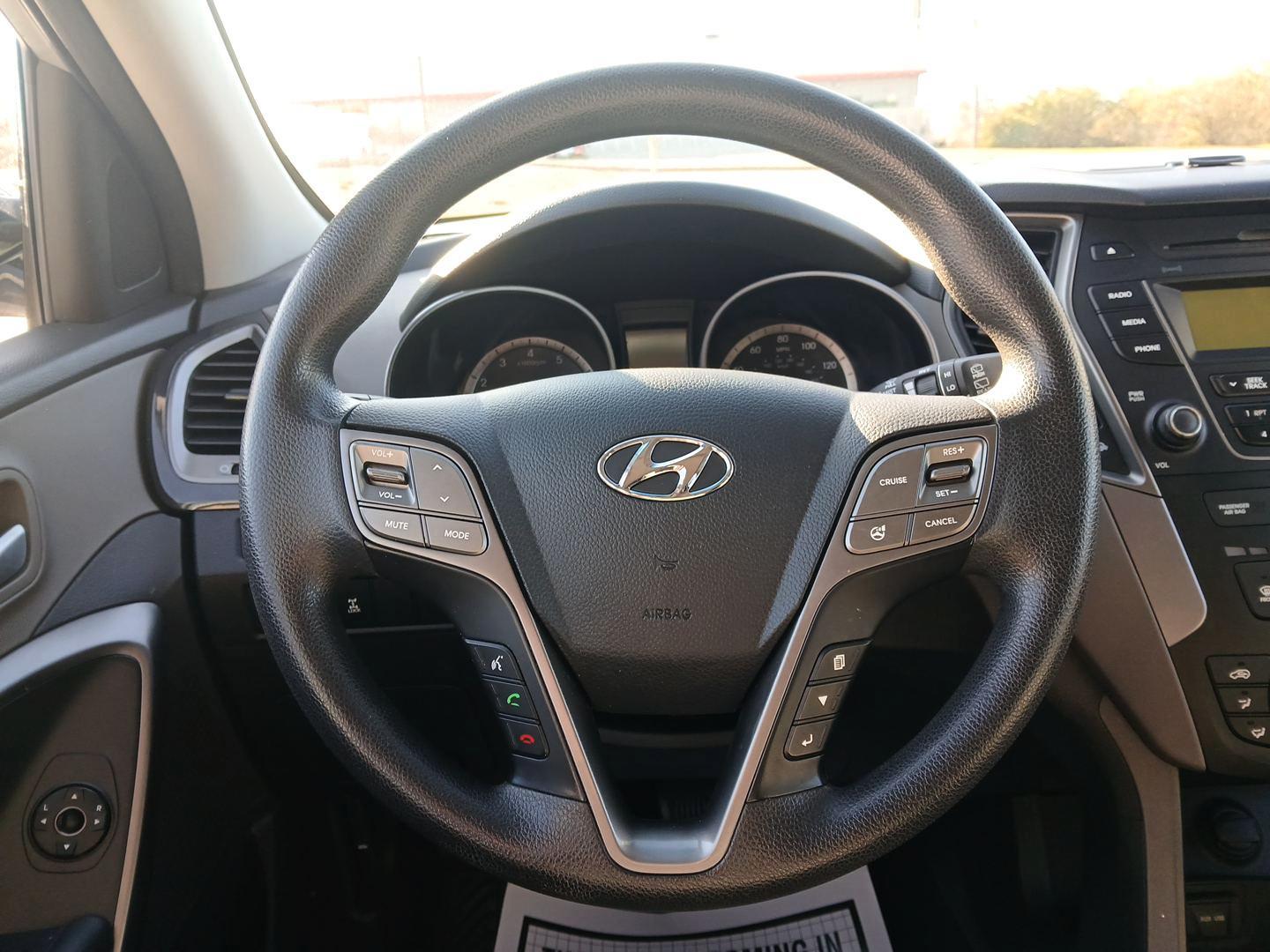 2014 Moonstone Silver Hyundai Santa Fe Sport 2.4 AWD (5XYZTDLB2EG) with an 2.4L L4 DOHC 16V engine, 6-Speed Automatic transmission, located at 1230 East Main St, Xenia, OH, 45385, (937) 908-9800, 39.688026, -83.910172 - 2014 Hyundai Santa Fe Sport 2.4 AWD - Photo#15