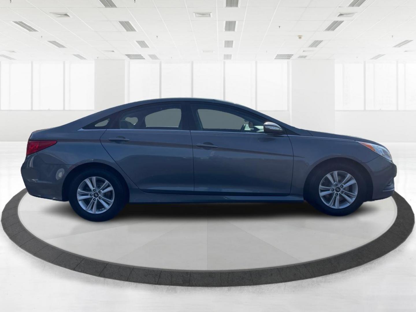 2014 Harbor Gray Metallic Hyundai Sonata GLS (5NPEB4AC8EH) with an 2.4L L4 DOHC 16V engine, 6-Speed Automatic transmission, located at 1099 N County Rd 25A , Troy, OH, 45373, (937) 908-9800, 40.057079, -84.212883 - Photo#1