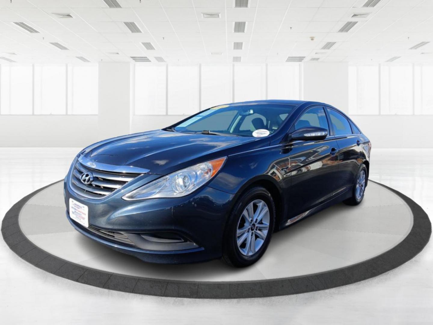 2014 Pacific Blue Pearl Hyundai Sonata GLS (5NPEB4AC0EH) with an 2.4L L4 DOHC 16V engine, 6-Speed Automatic transmission, located at 8750 N County Rd 25A, Piqua, OH, 45356, (937) 908-9800, 40.164391, -84.232513 - Photo#7