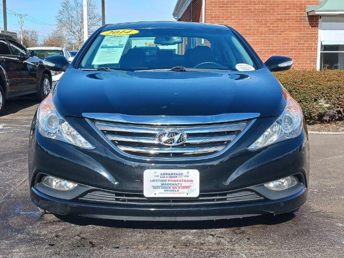 2014 Phantom Black Metallic Hyundai Sonata SE Auto (5NPEC4AC0EH) with an 2.4L L4 DOHC 16V engine, 6-Speed Automatic transmission, located at 880 E. National Road, Vandalia, OH, 45377, (937) 908-9800, 39.891918, -84.183594 - Photo#1