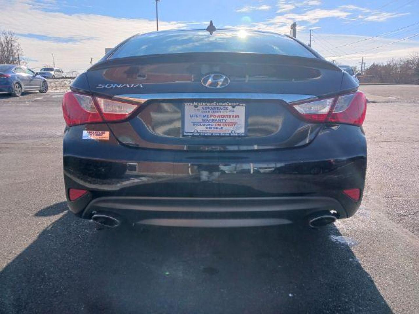 2014 Phantom Black Metallic Hyundai Sonata SE Auto (5NPEC4AC0EH) with an 2.4L L4 DOHC 16V engine, 6-Speed Automatic transmission, located at 880 E. National Road, Vandalia, OH, 45377, (937) 908-9800, 39.891918, -84.183594 - Photo#5