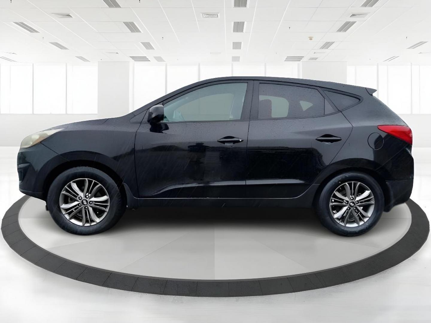 2014 Black Hyundai Tucson GL Auto AWD (KM8JTCAF0EU) with an 2.0L L4 DOHC 16V engine, 6-Speed Automatic transmission, located at 4508 South Dixie Dr, Moraine, OH, 45439, (937) 908-9800, 39.689976, -84.218452 - Photo#3