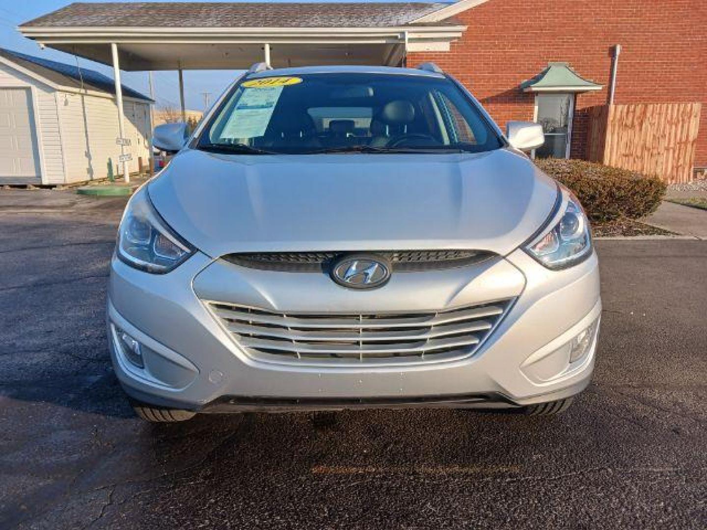 2014 Diamond Silver Hyundai Tucson GLS 2WD (KM8JU3AG9EU) with an 2.4L L4 DOHC 16V engine, 6-Speed Automatic transmission, located at 1184 Kauffman Ave, Fairborn, OH, 45324, (937) 908-9800, 39.807072, -84.030914 - Photo#1