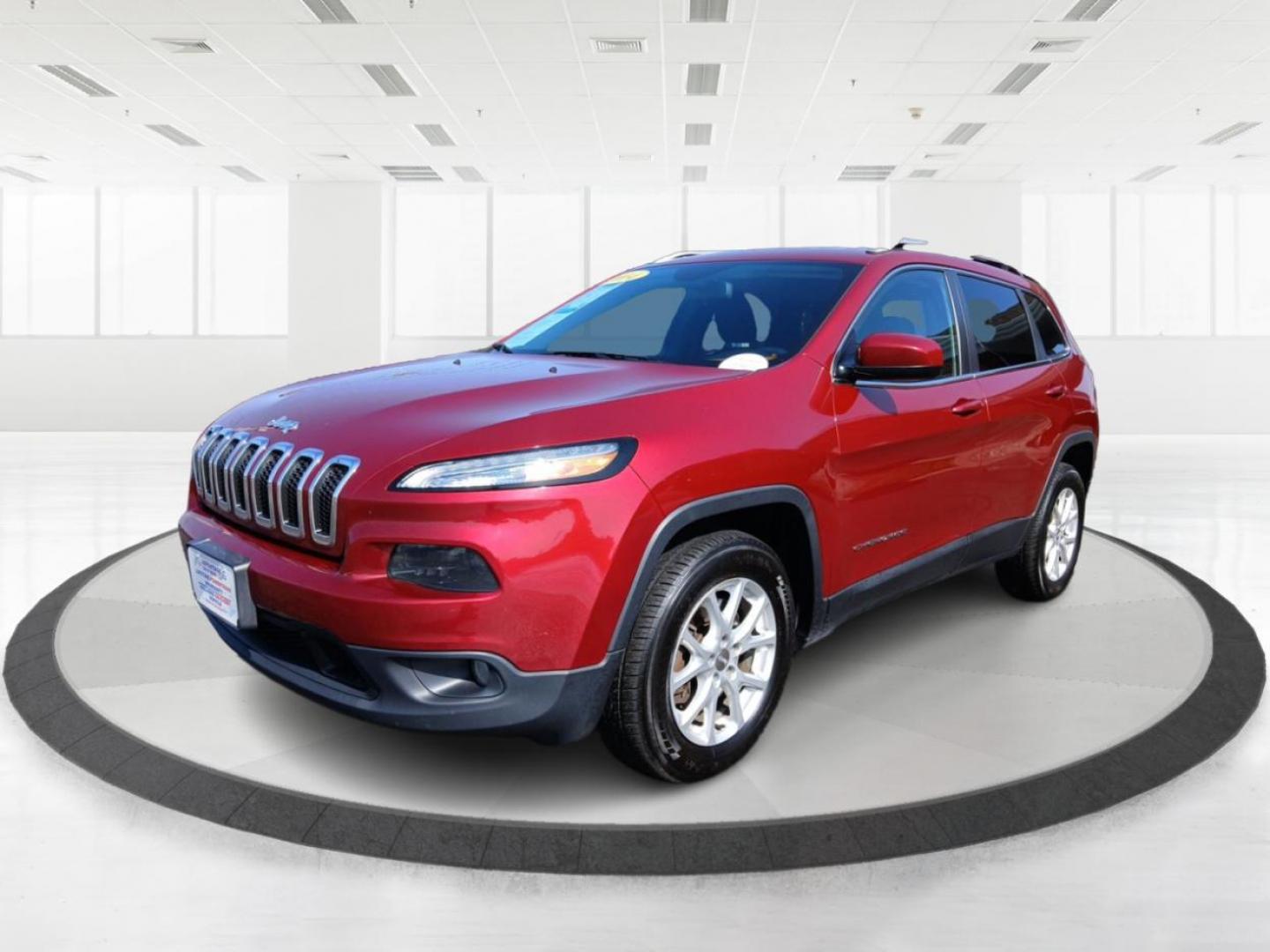 2014 Dp Cherry Red Crystal PC Jeep Cherokee (1C4PJMCS0EW) with an 3.2L V6 DOHC 24V engine, 9-Speed Automatic transmission, located at 1951 S Dayton Lakeview Rd., New Carlisle, OH, 45344, (937) 908-9800, 39.890999, -84.050255 - Photo#7