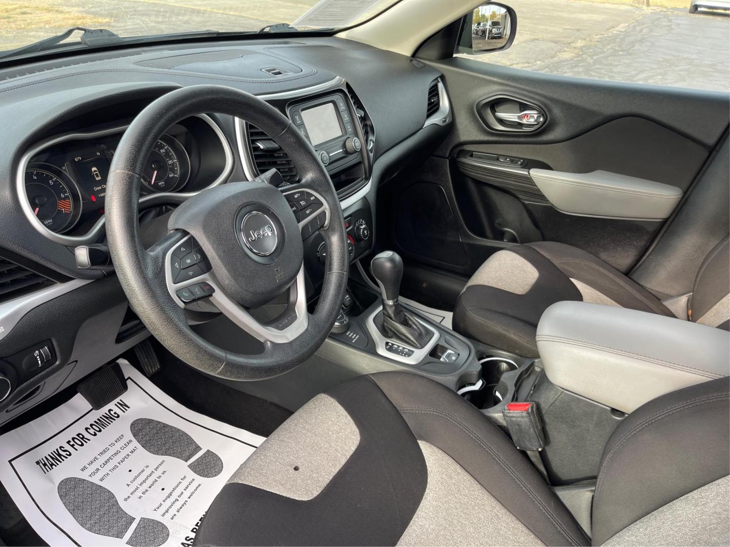 2014 Brilliant Black Crystal P Jeep Cherokee Sport 4WD (1C4PJMAB8EW) with an 2.4L L4 DOHC 16V engine, 9-Speed Automatic transmission, located at 401 Woodman Dr, Riverside, OH, 45431, (937) 908-9800, 39.760899, -84.123421 - Photo#8