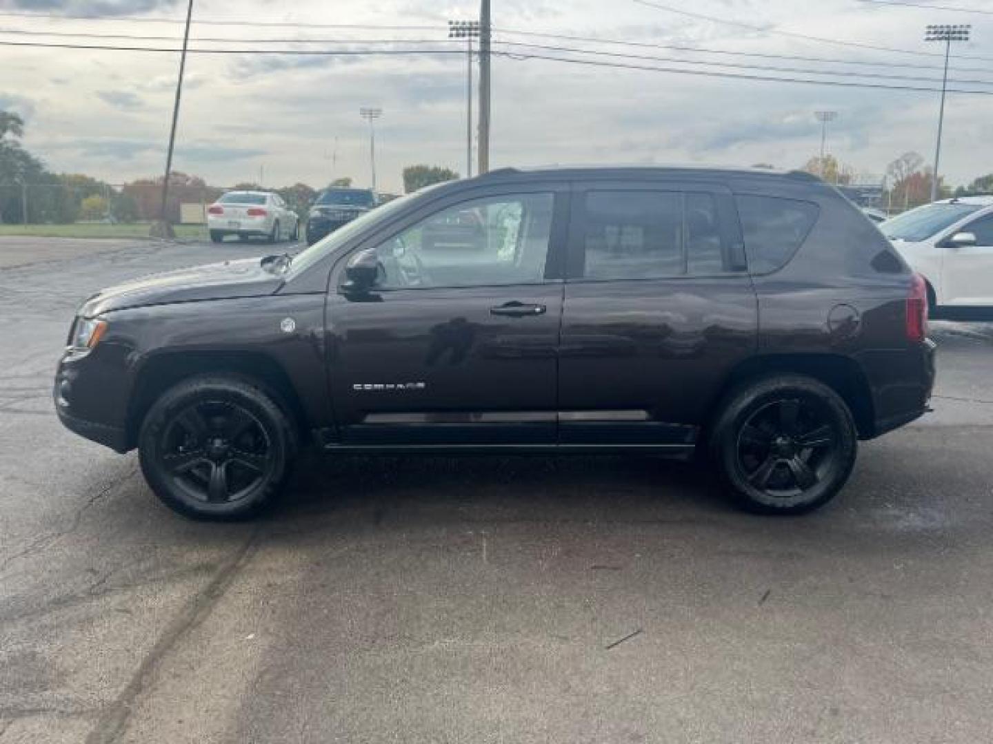 2014 Rugged Brown Pearlcoat Jeep Compass Latitude 4WD (1C4NJDEB6ED) with an 2.4L L4 DOHC 16V engine, Continuously Variable Transmission transmission, located at 401 Woodman Dr, Riverside, OH, 45431, (937) 908-9800, 39.760899, -84.123421 - Photo#3